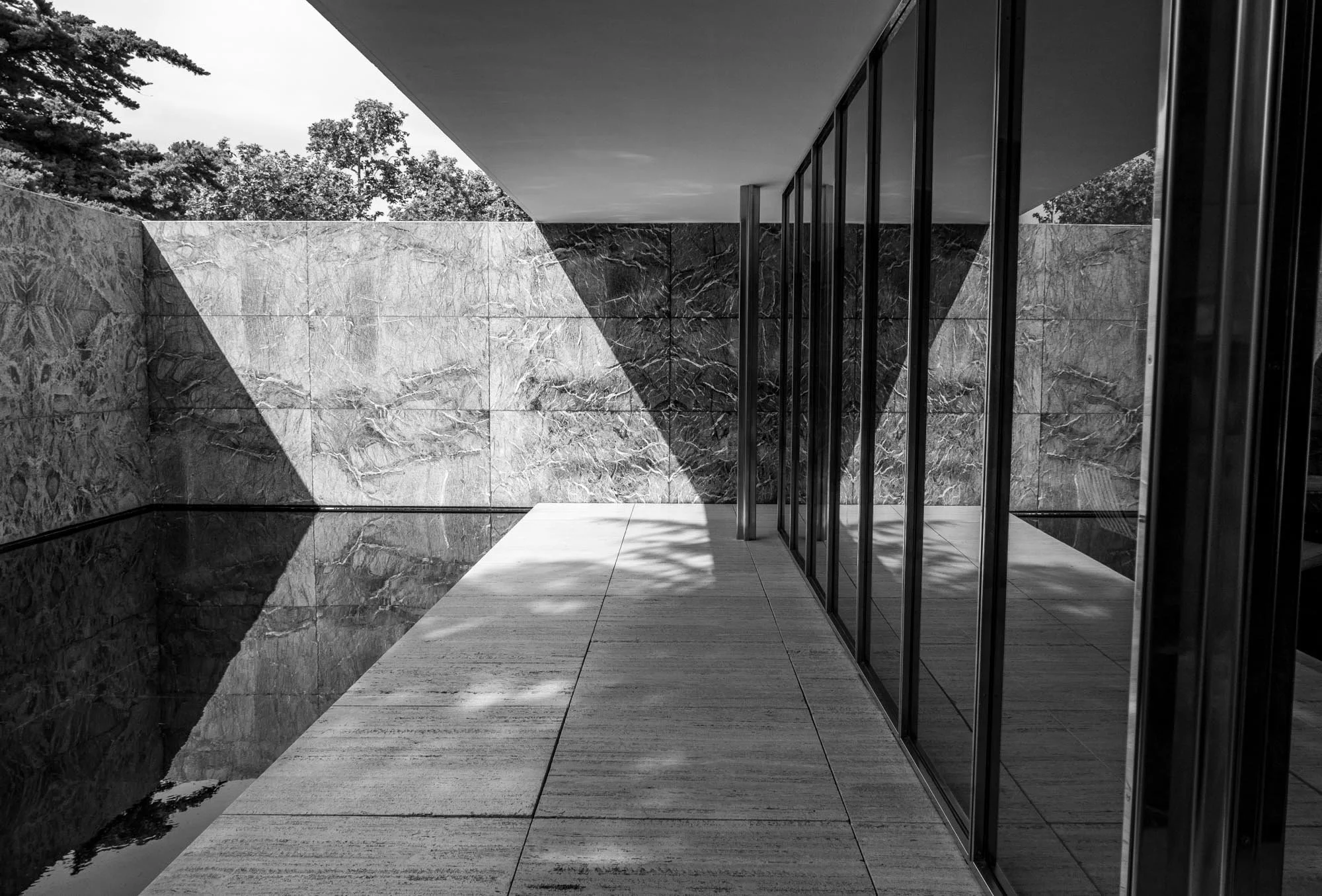 Barcelona Mies V 10+ VL5-1.jpg
