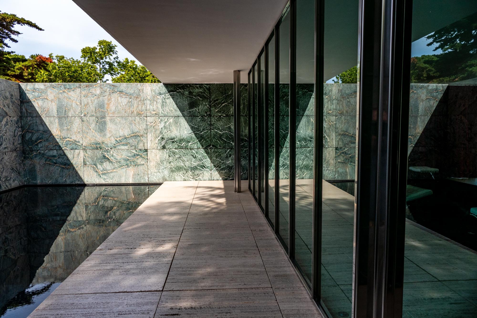 Barcelona Mies V 10 VL5-1.jpg