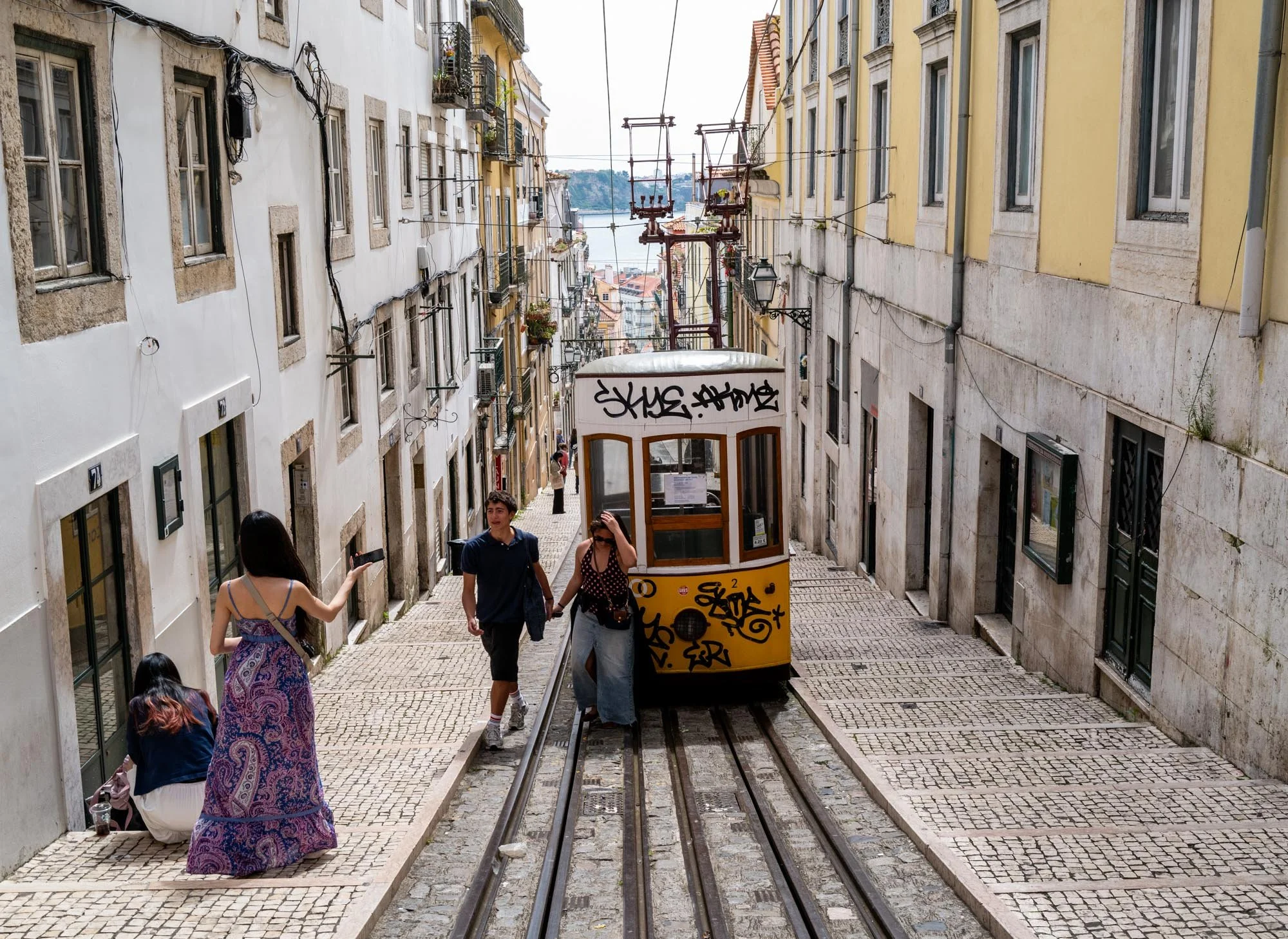 Lisboa Str View 48+ Q2-1.jpg
