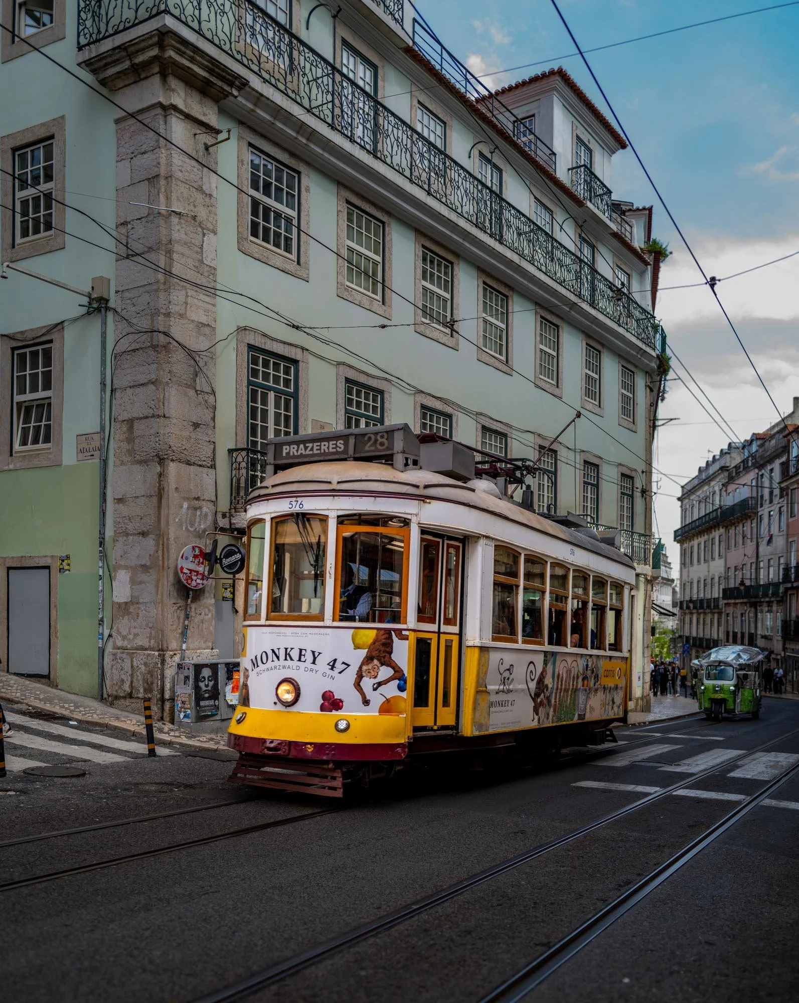 Lisboa Str View Tram 1+ Q2-1.jpg