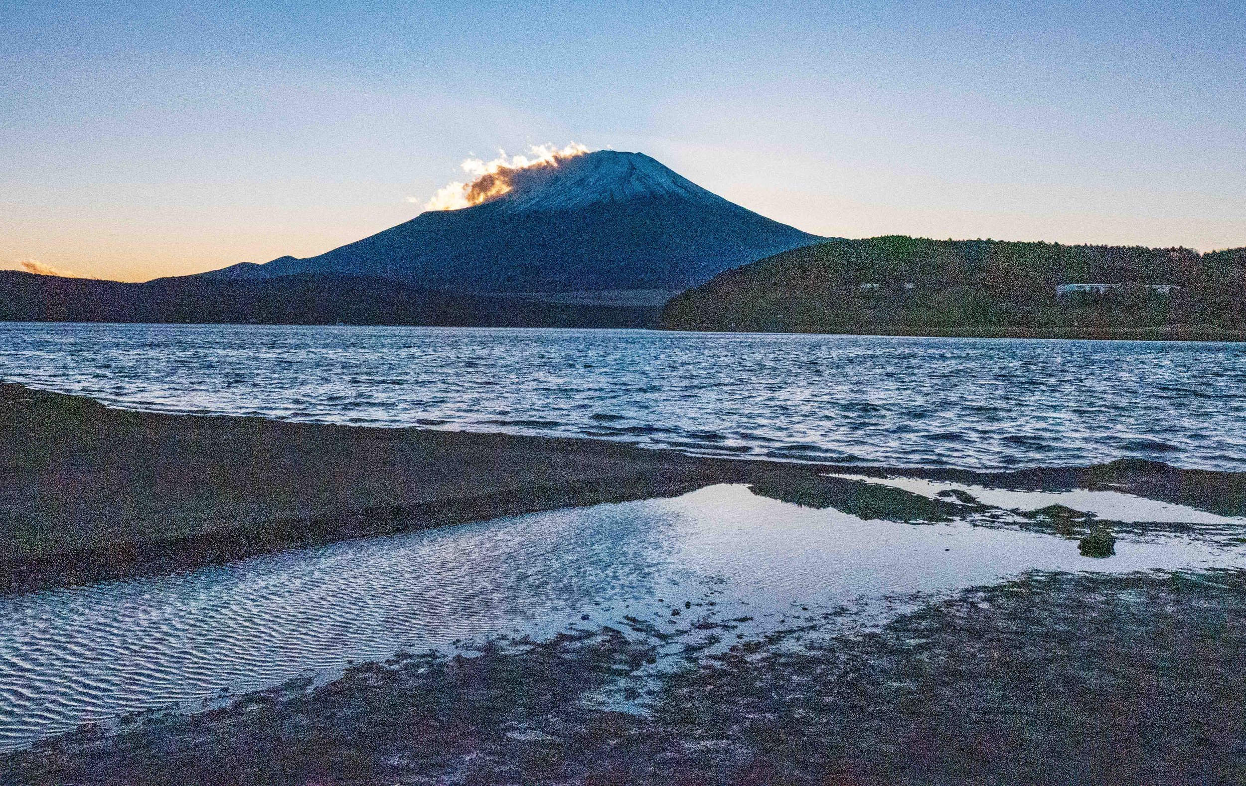 Mount Fuji  13 V-Lux 5.jpg