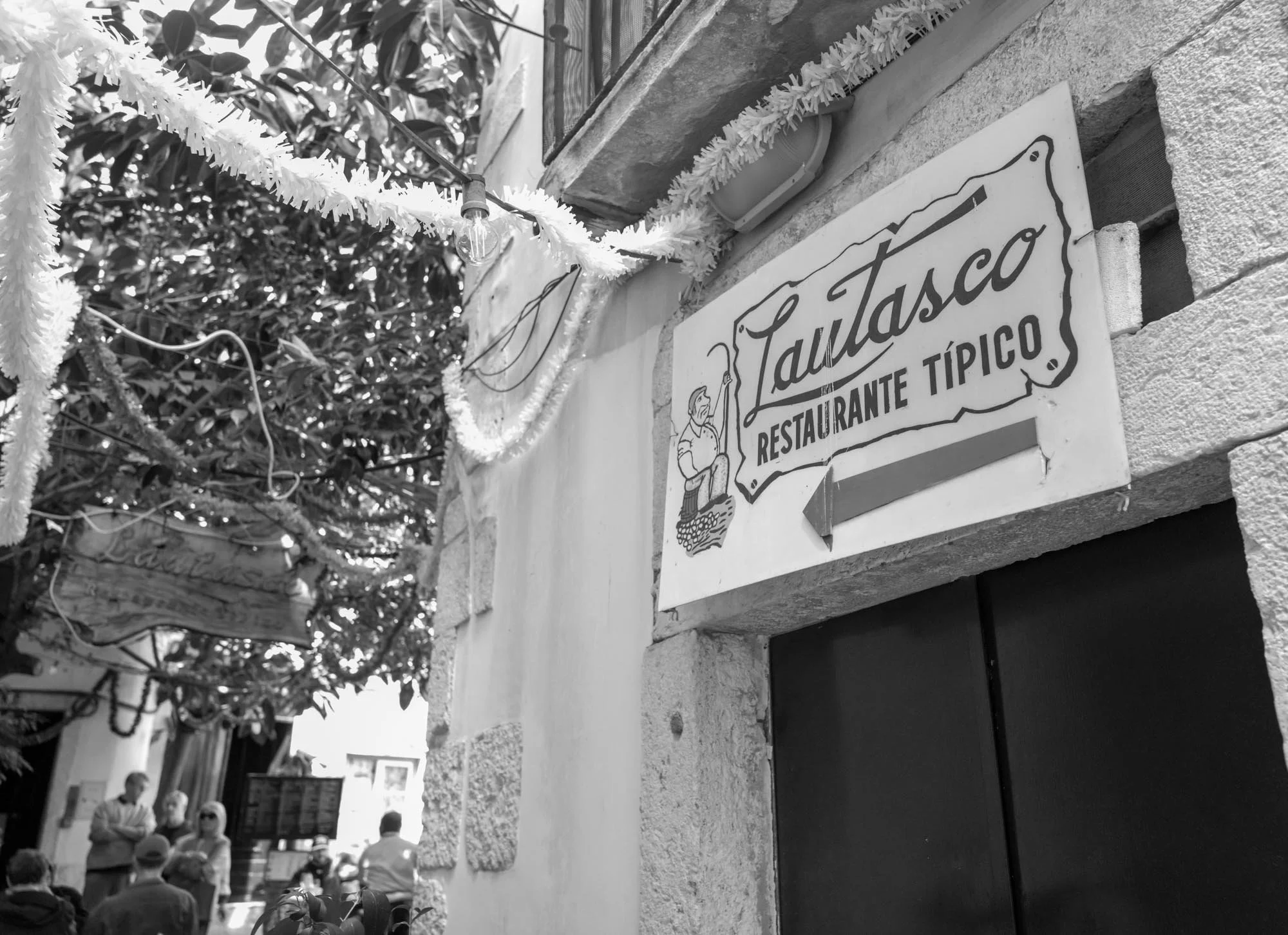 Lisboa Str View 21+ Q2M-1.jpg