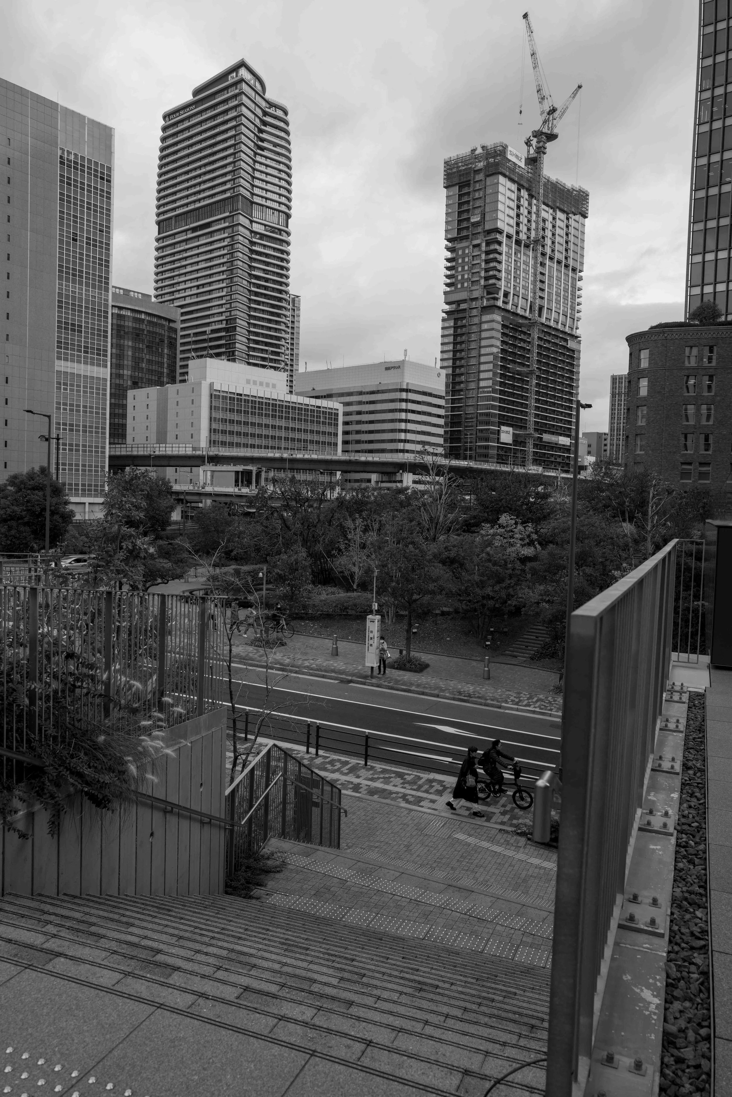 Osaka Blk Muse view 2 Q2M.jpg