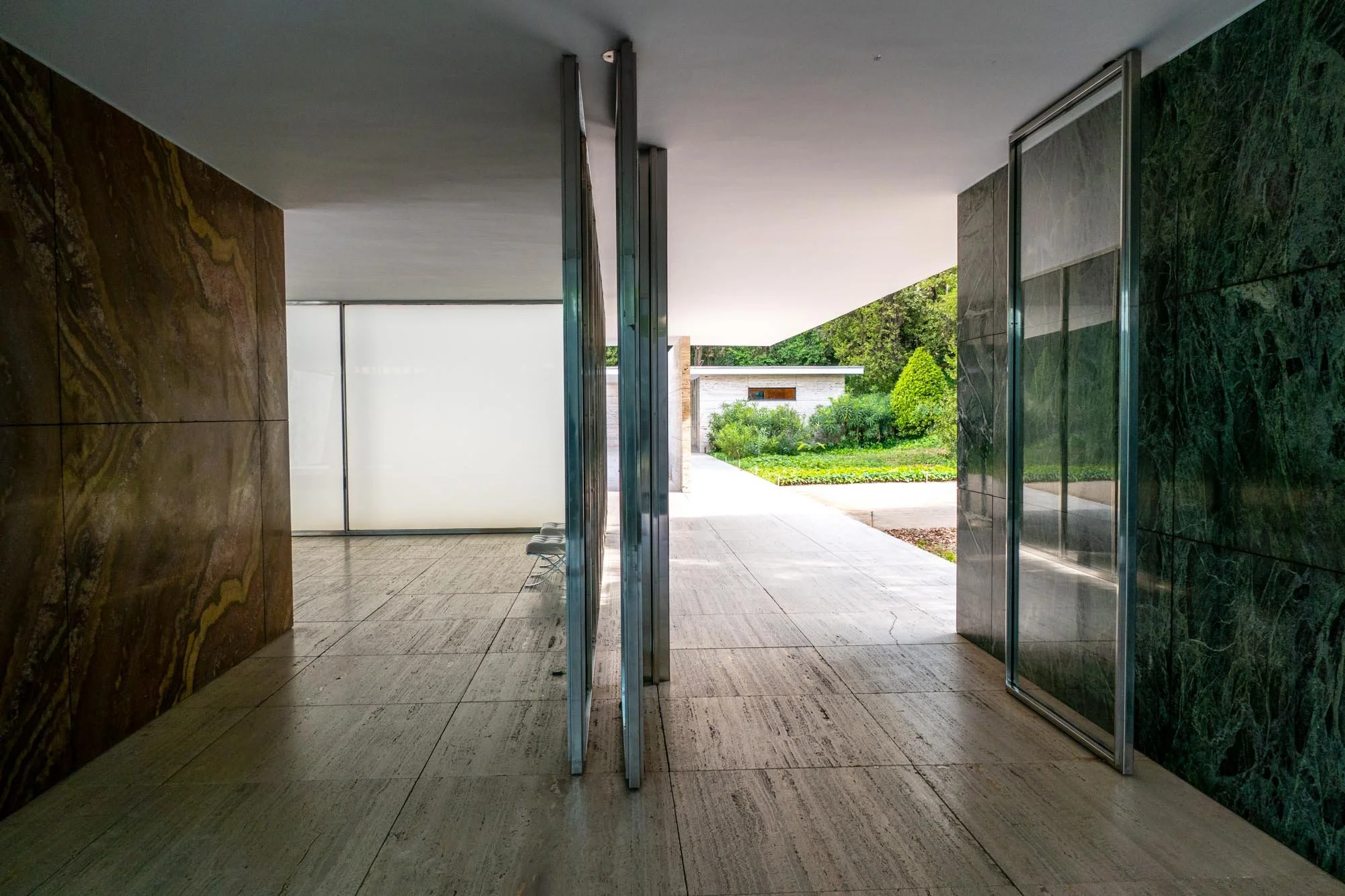 Barcelona Mies V 7 VL5-1.jpg