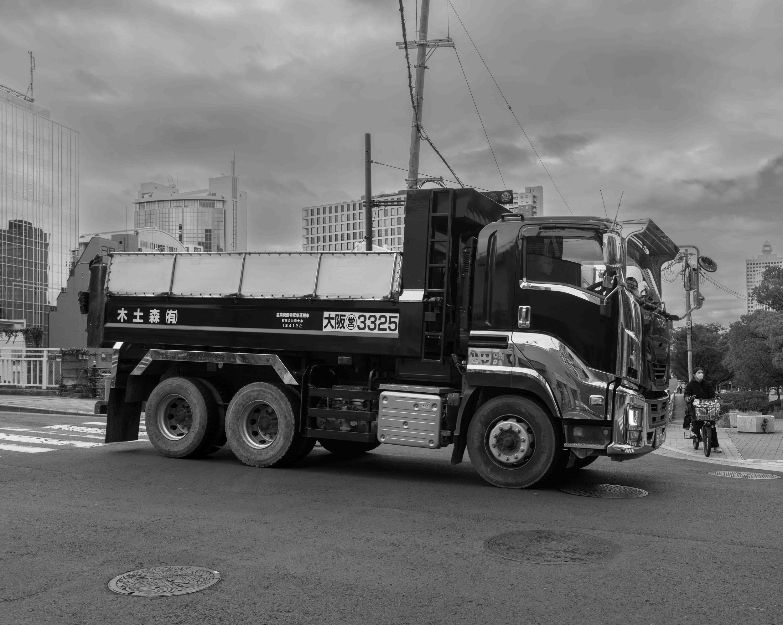 Osaka Truck 1 Q2M.jpg