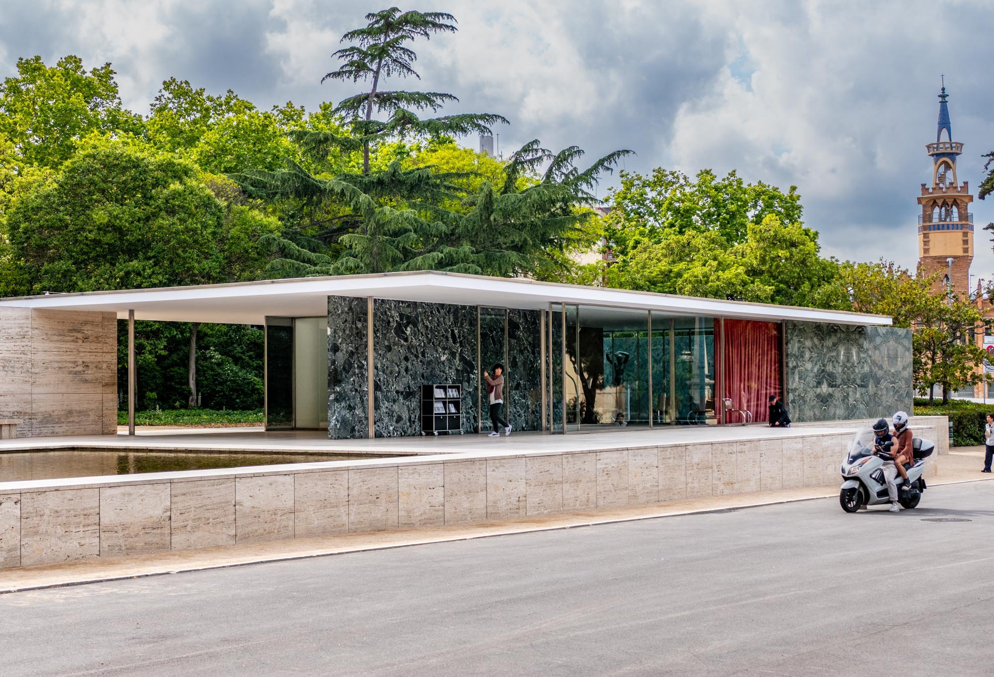 Barcelona Mies V 1 VL5-1.jpg