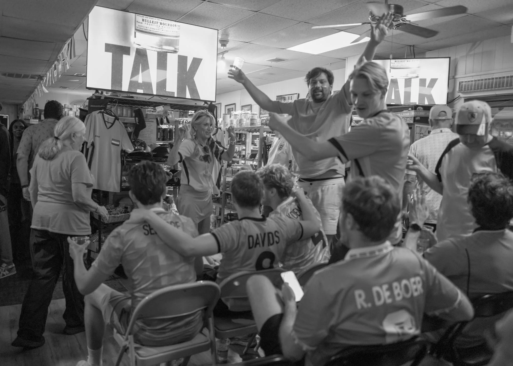 Henk's WC Watch party 20 Q2M-1.jpg