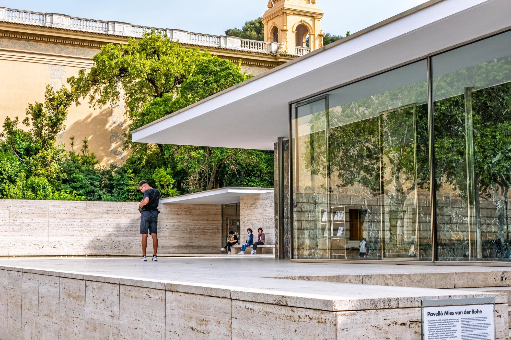 Barcelona Mies V 2 VL5-1.jpg