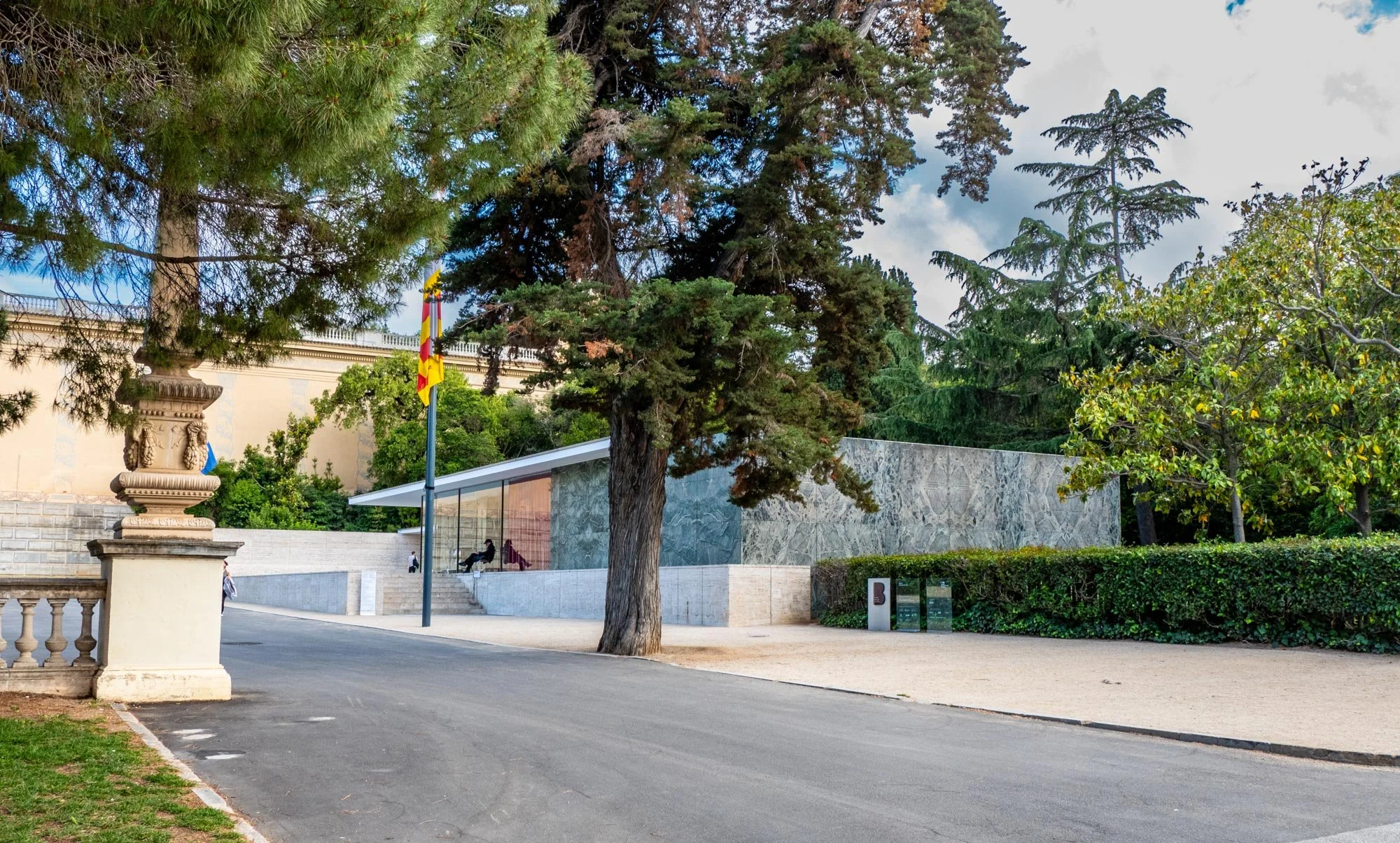 Barcelona Mies V 14 VL5-1.jpg