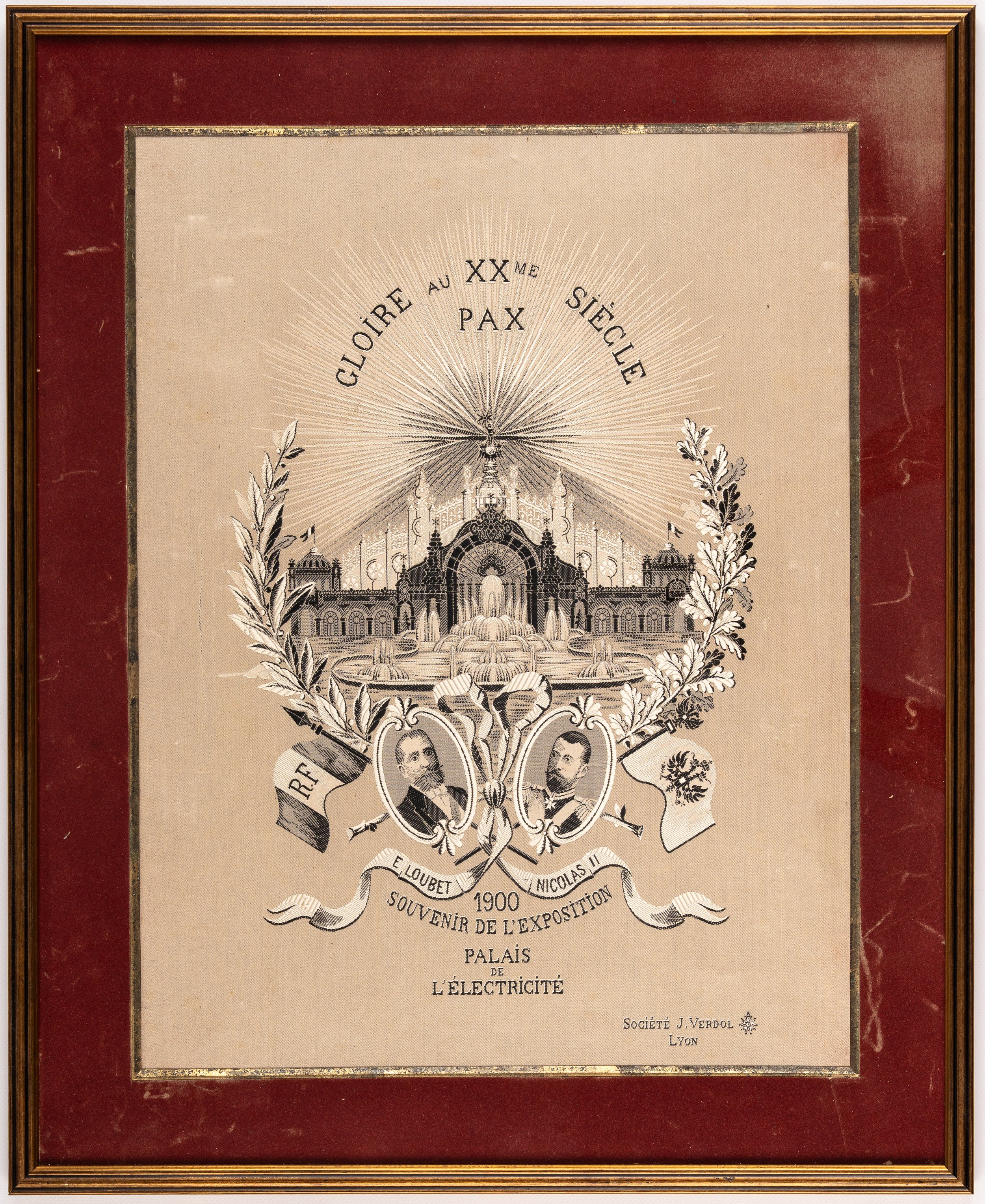 (Tissage). « Gloire au XXme siècle, Pax – 1900, Souvenir de l’Exposition, Palais de l’Électricité ».