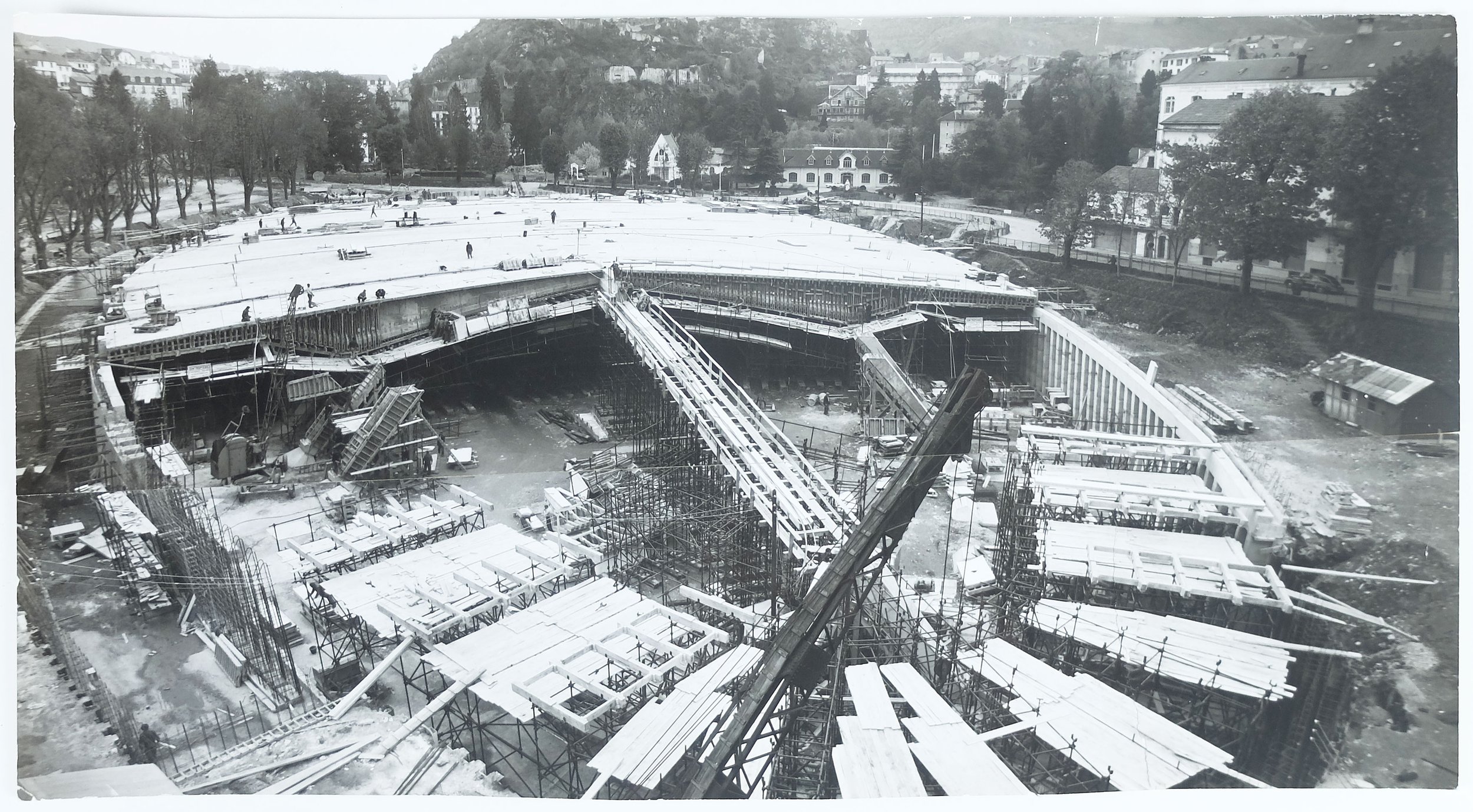 Baranger photographie chantier basilique souterraine Lourdes