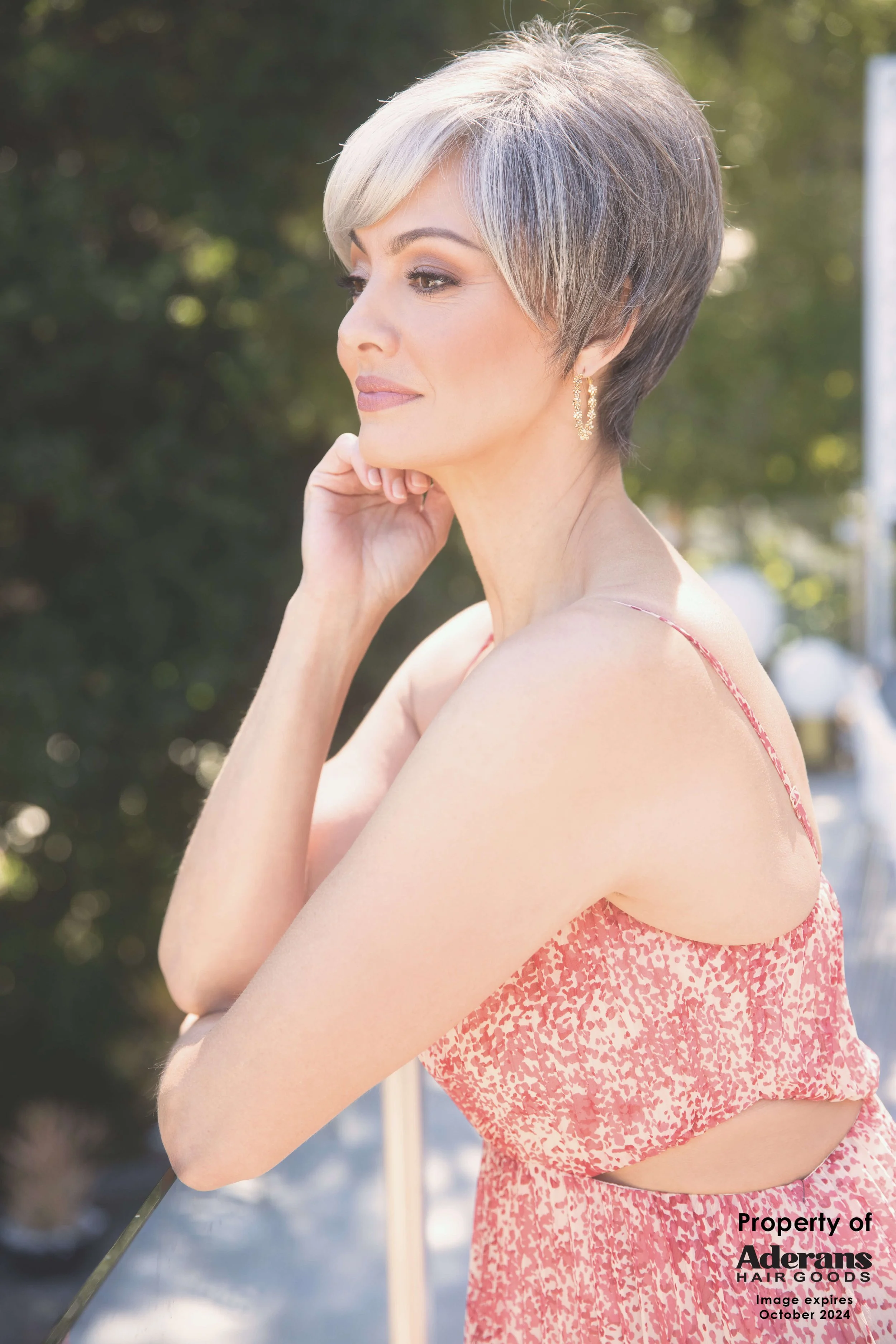 Eva + Color Shown Sandy Silver + Machine Made