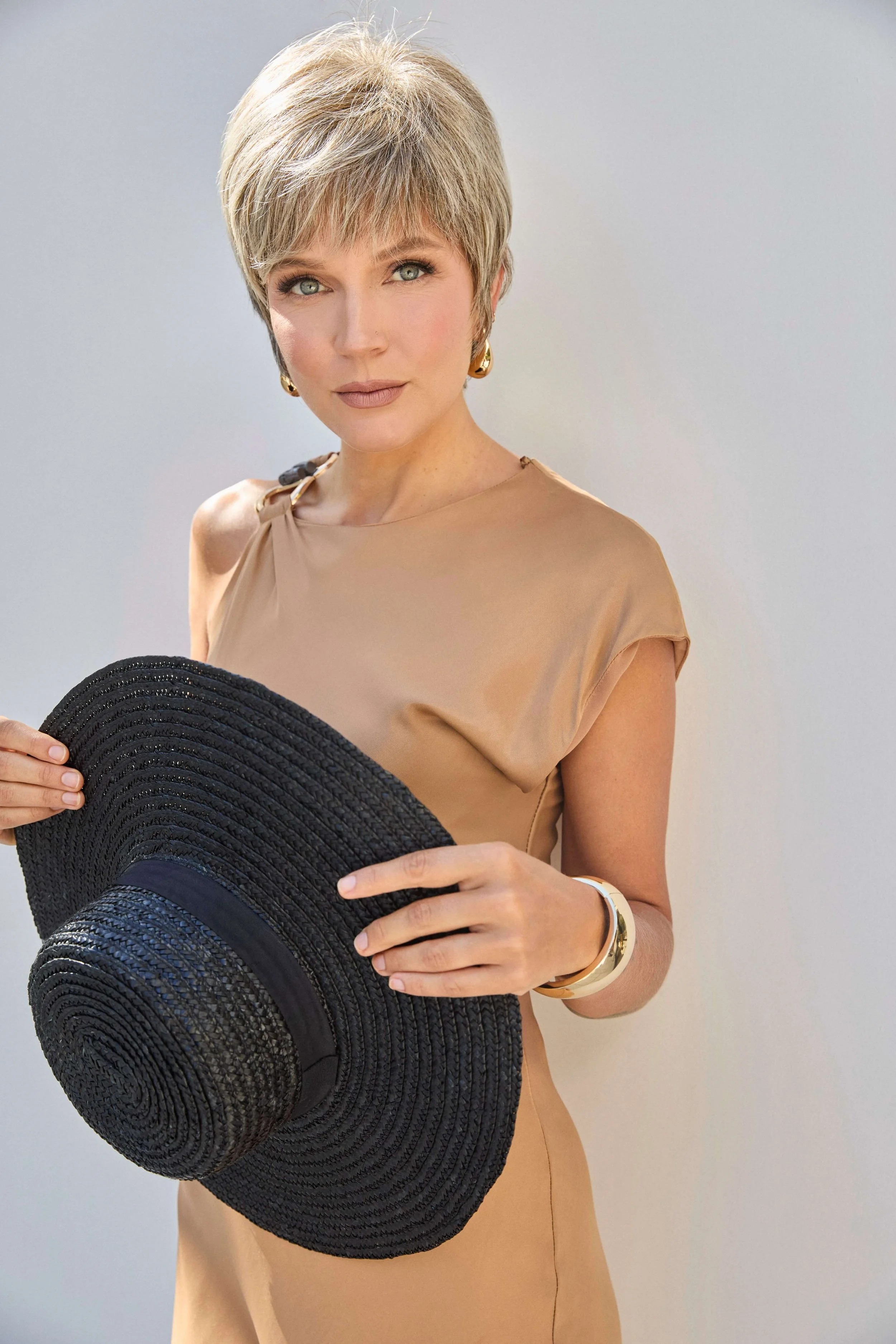 Sally + Color Shown Frosti Blond + Machine Made