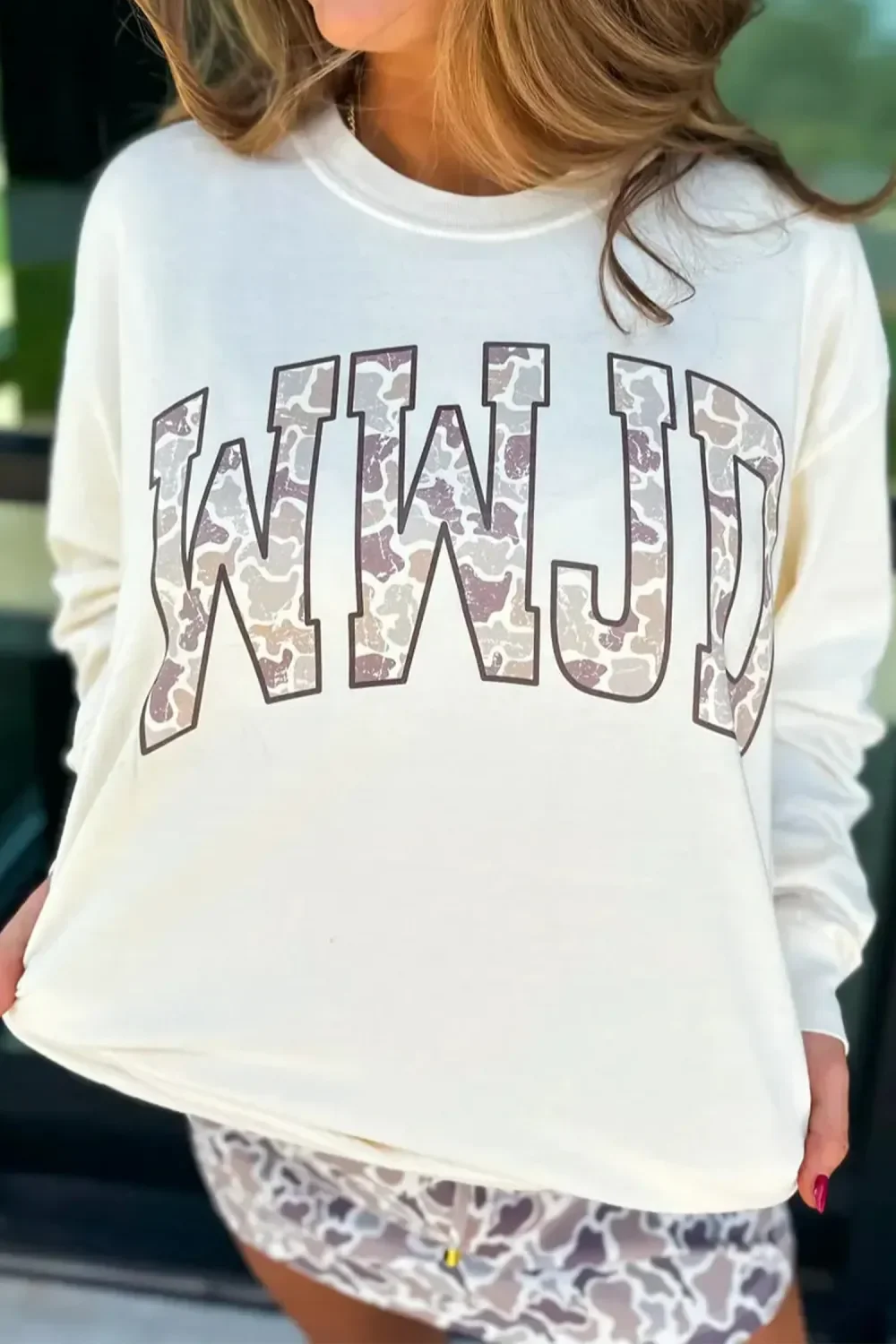 Wild Hem | Walk by Faith WWJD Camo Graphic Tee