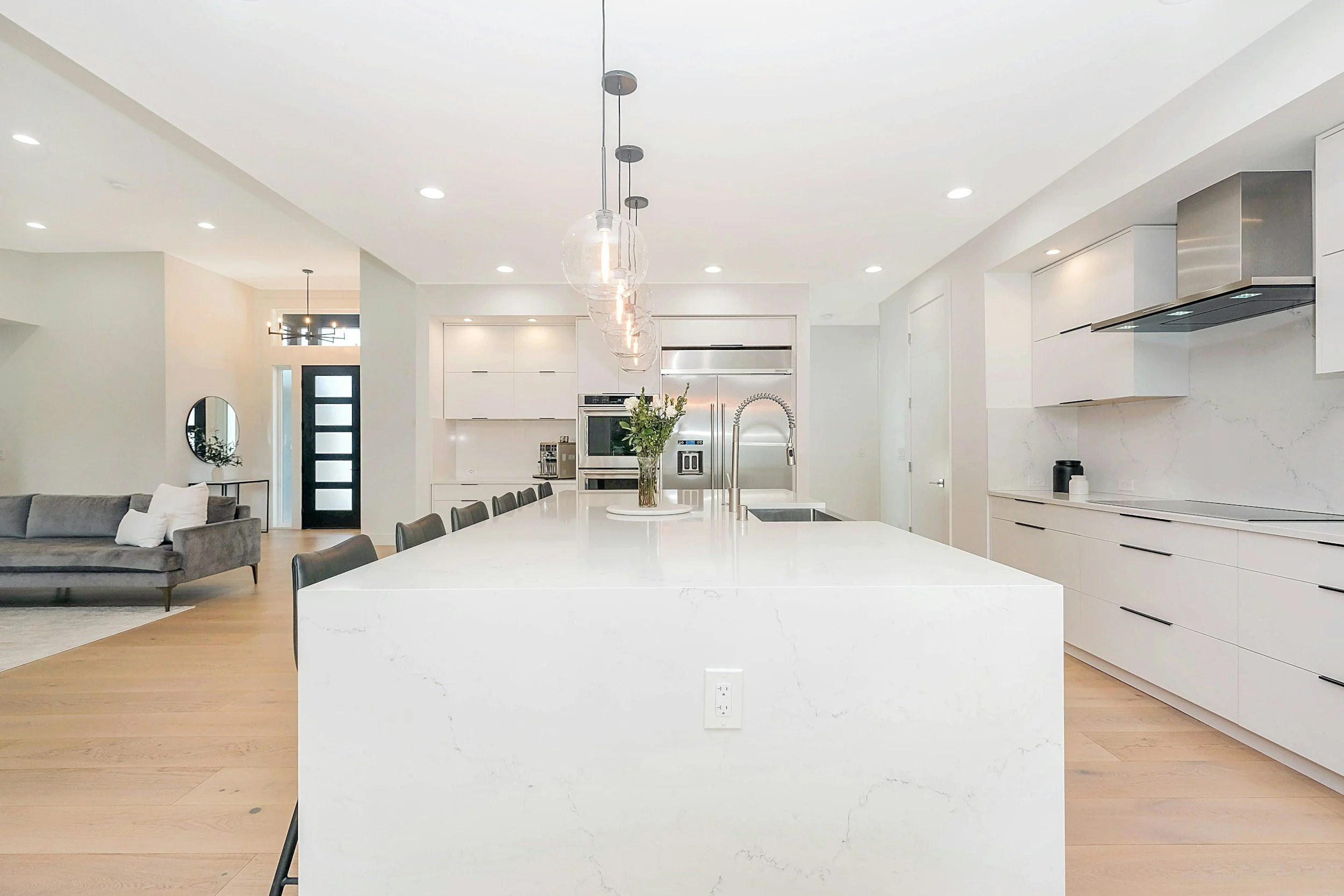 Why Open-Concept Living Still Works (and When It Doesn’t)