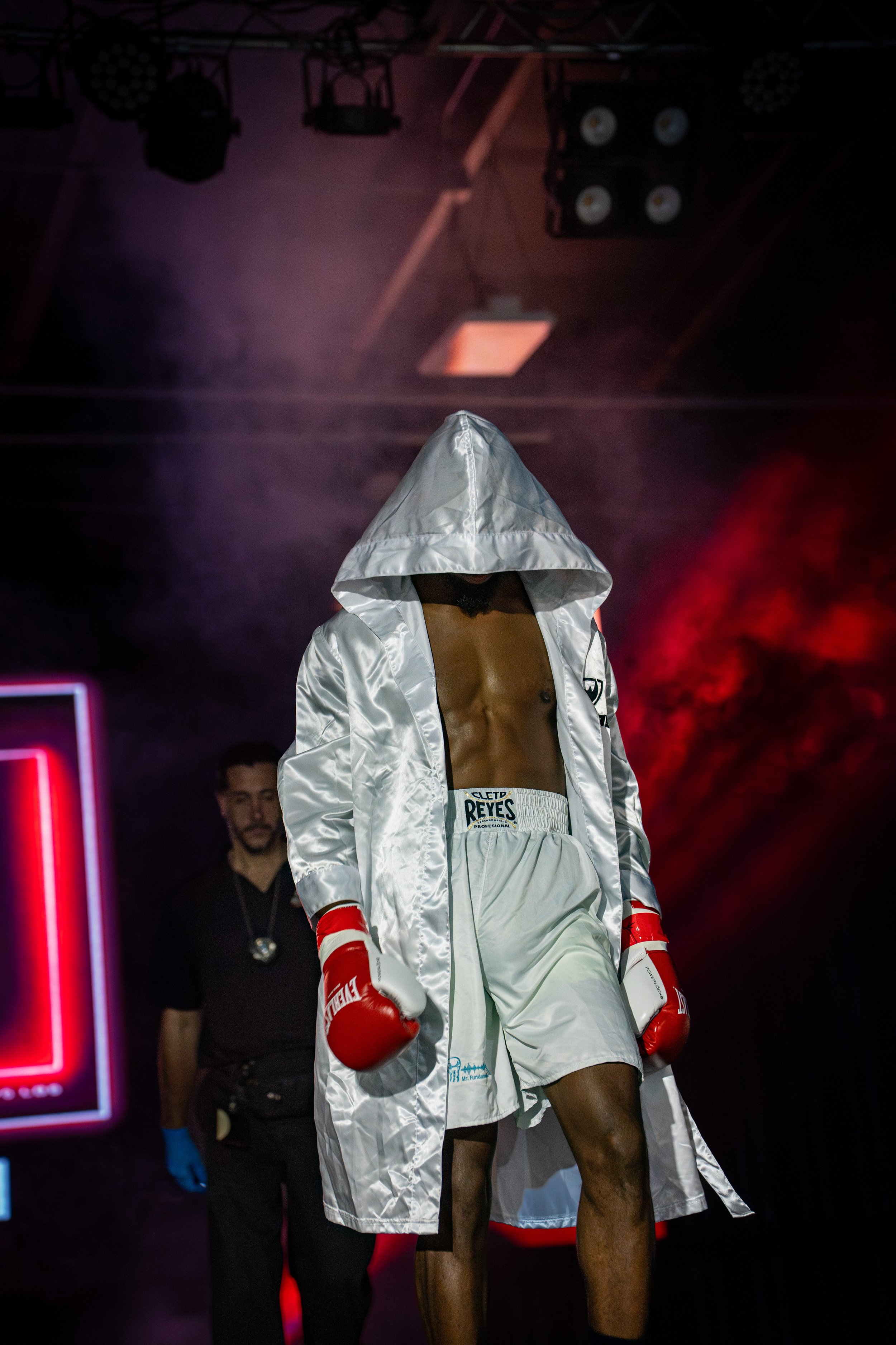 Frank "Mr. Fundamentalz" Solomon preparing to fight at OCC Roadhouse - Underhill Photoworks
