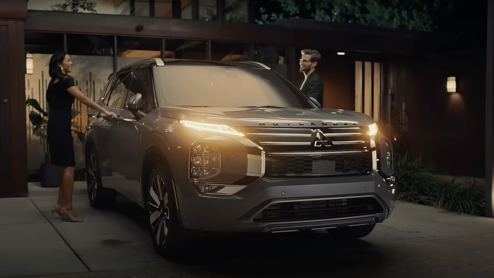Mitsubishi Outlander // A night to remember // Costume Designer