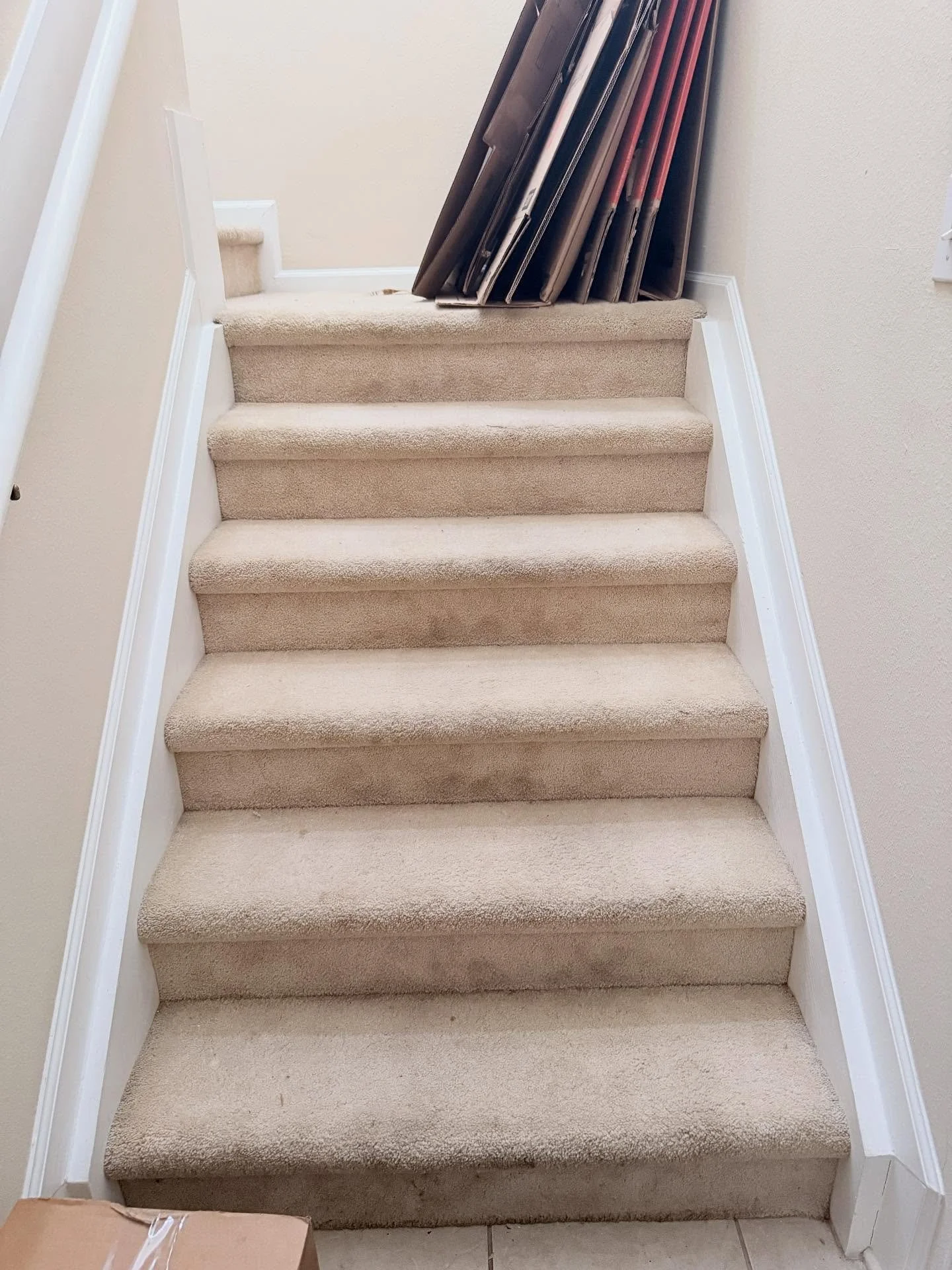 From carpet to custom✨
Crafted with care and Built to last! 
#StairMakeover #BeforeAndAfter #Craftsmanship #HomeUpgrade #WoodStairs #InteriorDesign #oakleafplantation #stjohnsfl #homerenovations