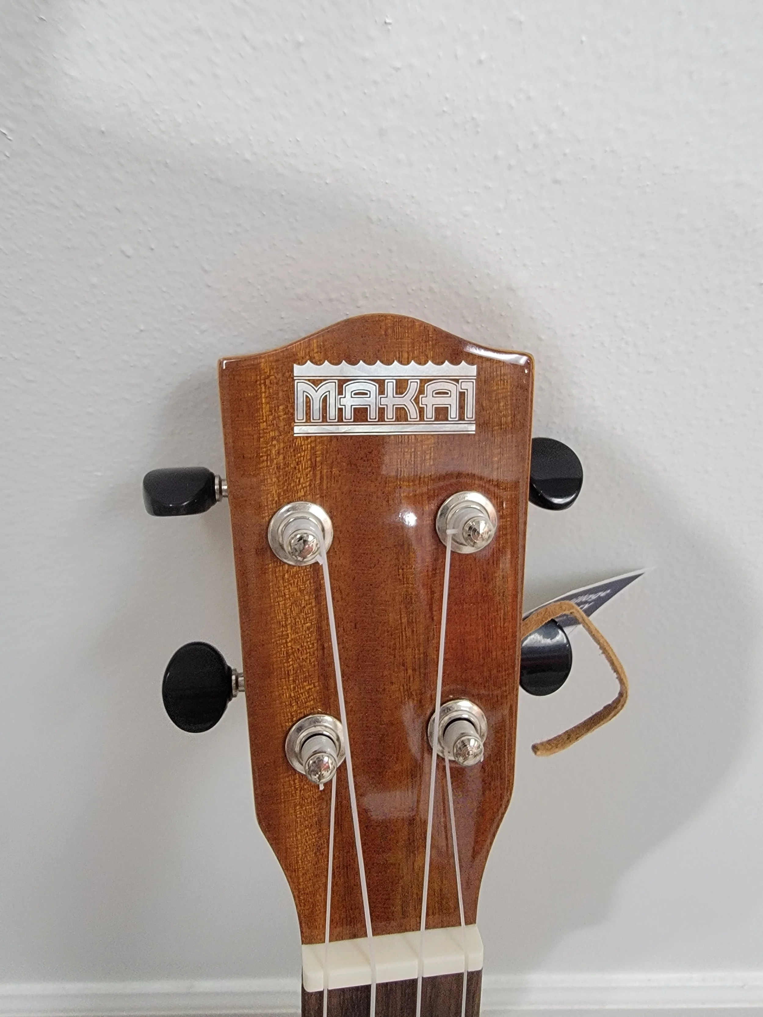 Makai solid Mahagony Tenor