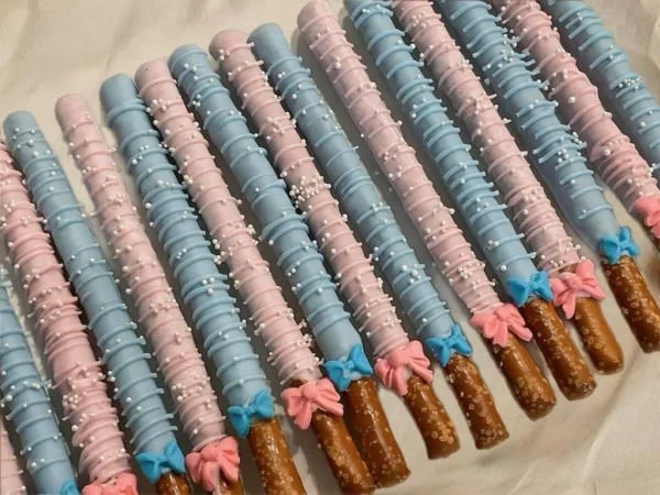 Gender Reveal Pretzels.jpg