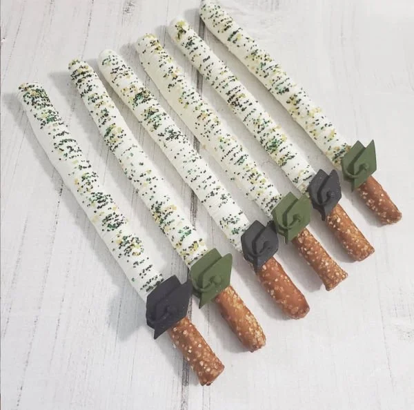 Graduation Pretzels.jpg