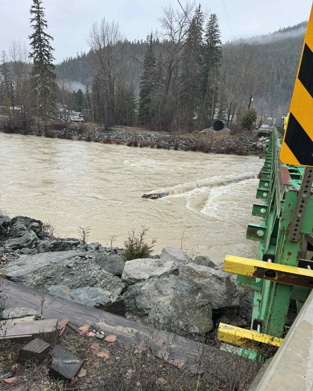 Today I travelled throughout the Similkameen &mdash; from Keremeos through to Tulameen &mdash; meeting with Mayor Spencer Coyne and staff in Princeton, and Chief Jody Woodford in Tulameen.

It was important to hear directly from those on the ground j
