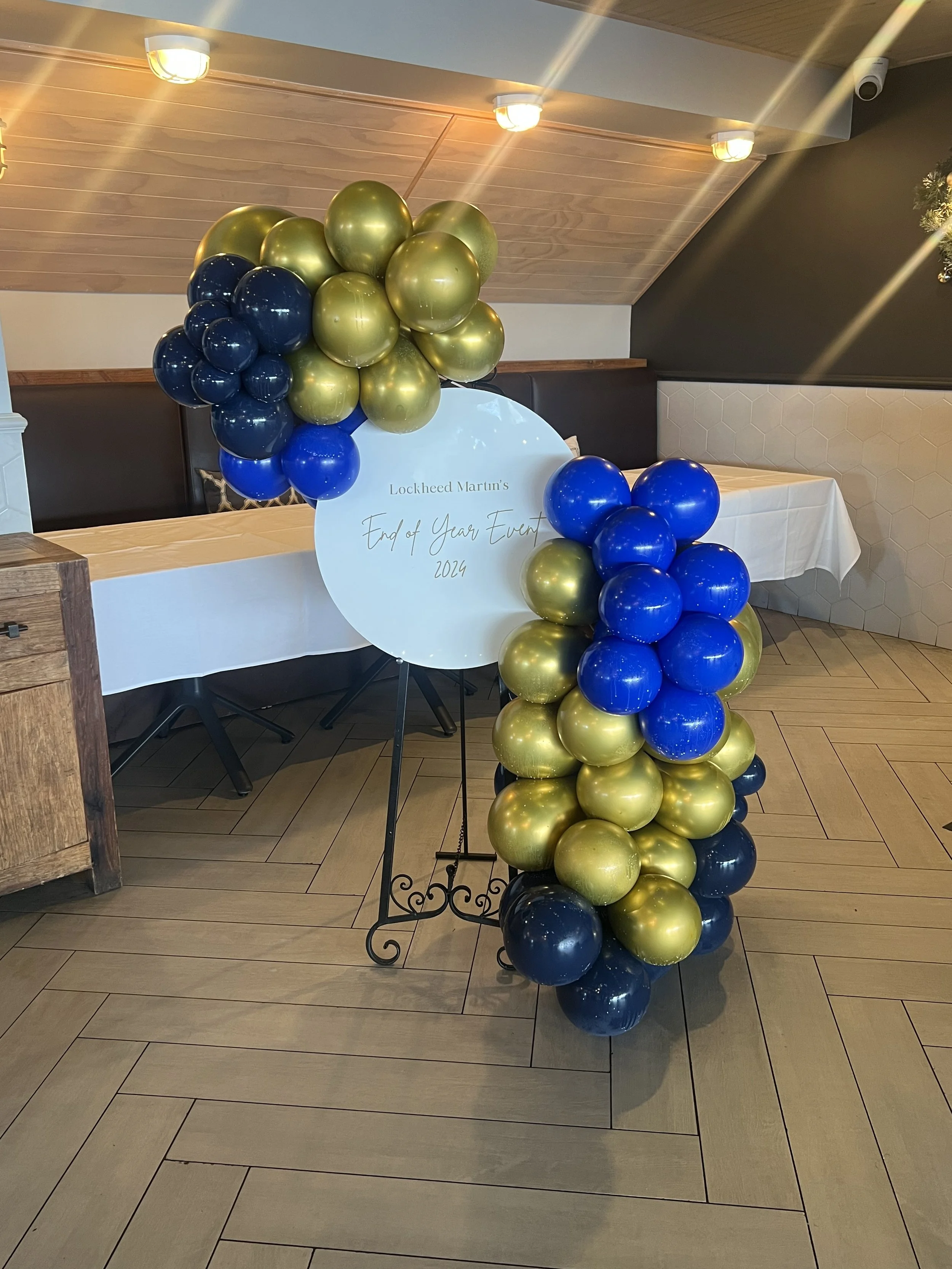 easel balloon garland, round white acrylic sign.jpg