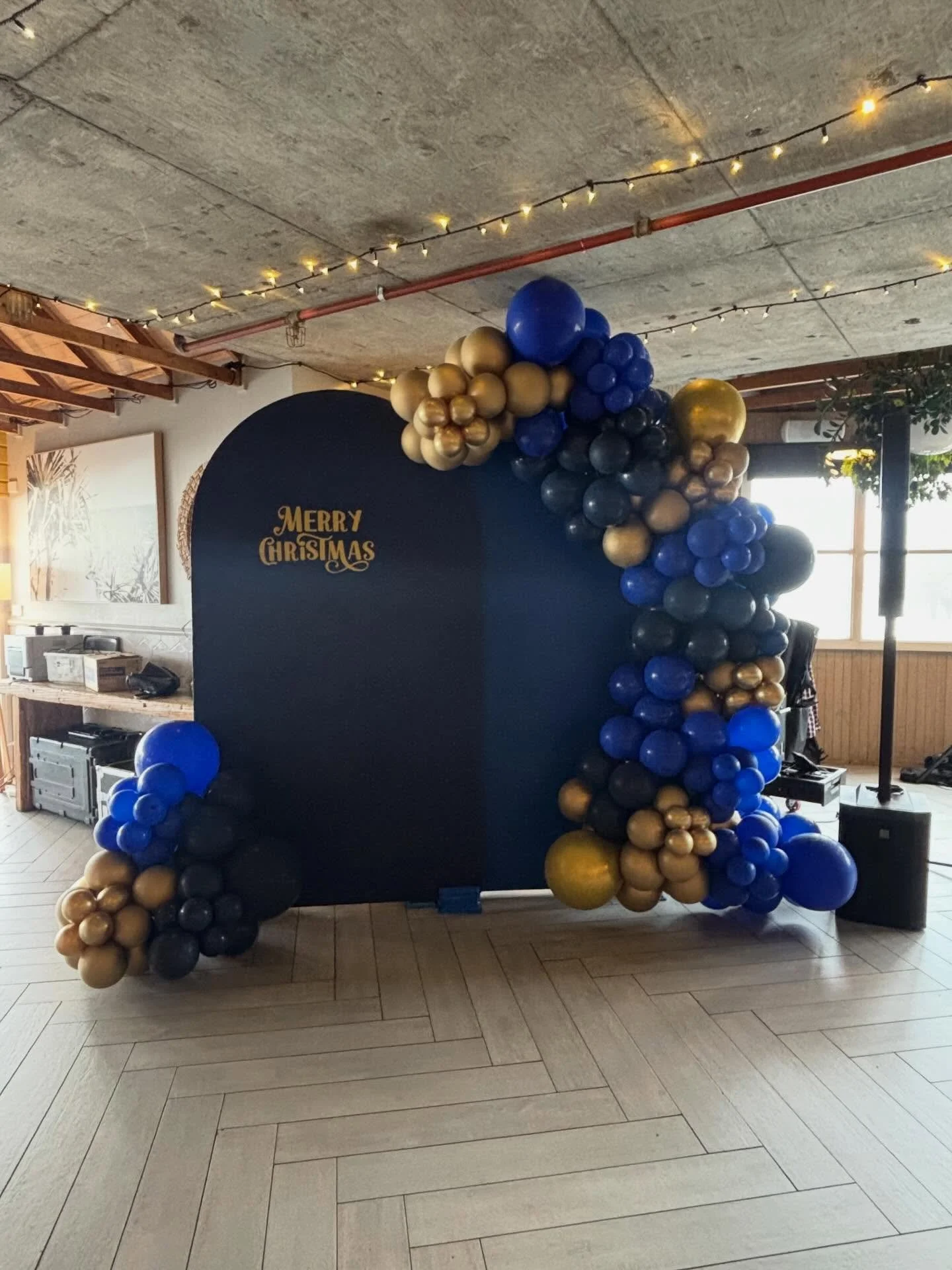 Celebrating is the best part of the year! Have a great night Lockheed Martin ✨
.
.
.
@queenswharfhotel #balloons #christmasbackdrop #christmasparty #celebrate