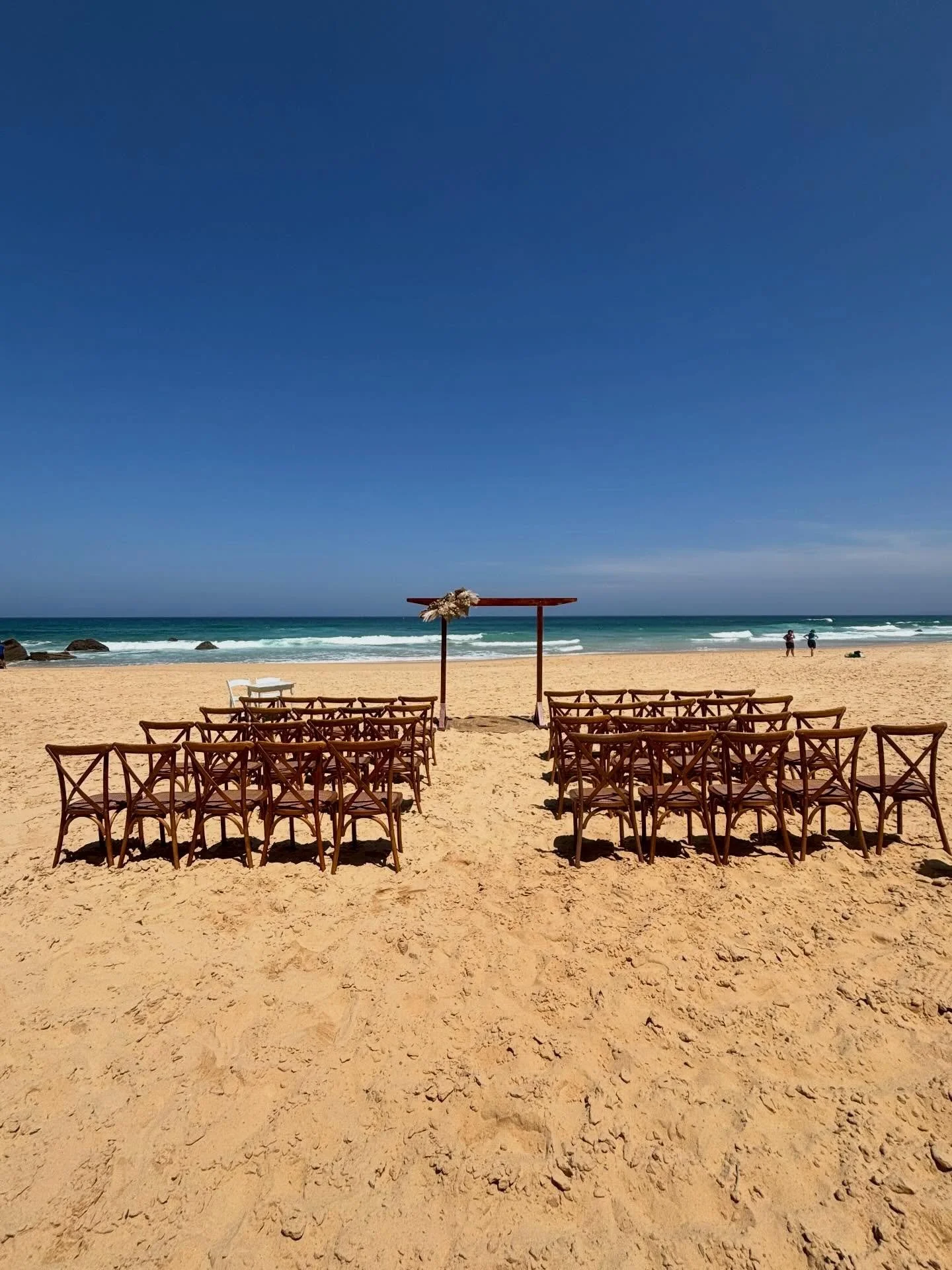 What a day for it! Incredible location ceremony ☀️ 
.
.
.
#redhead #ceremony #wedding #beach #beachweddings