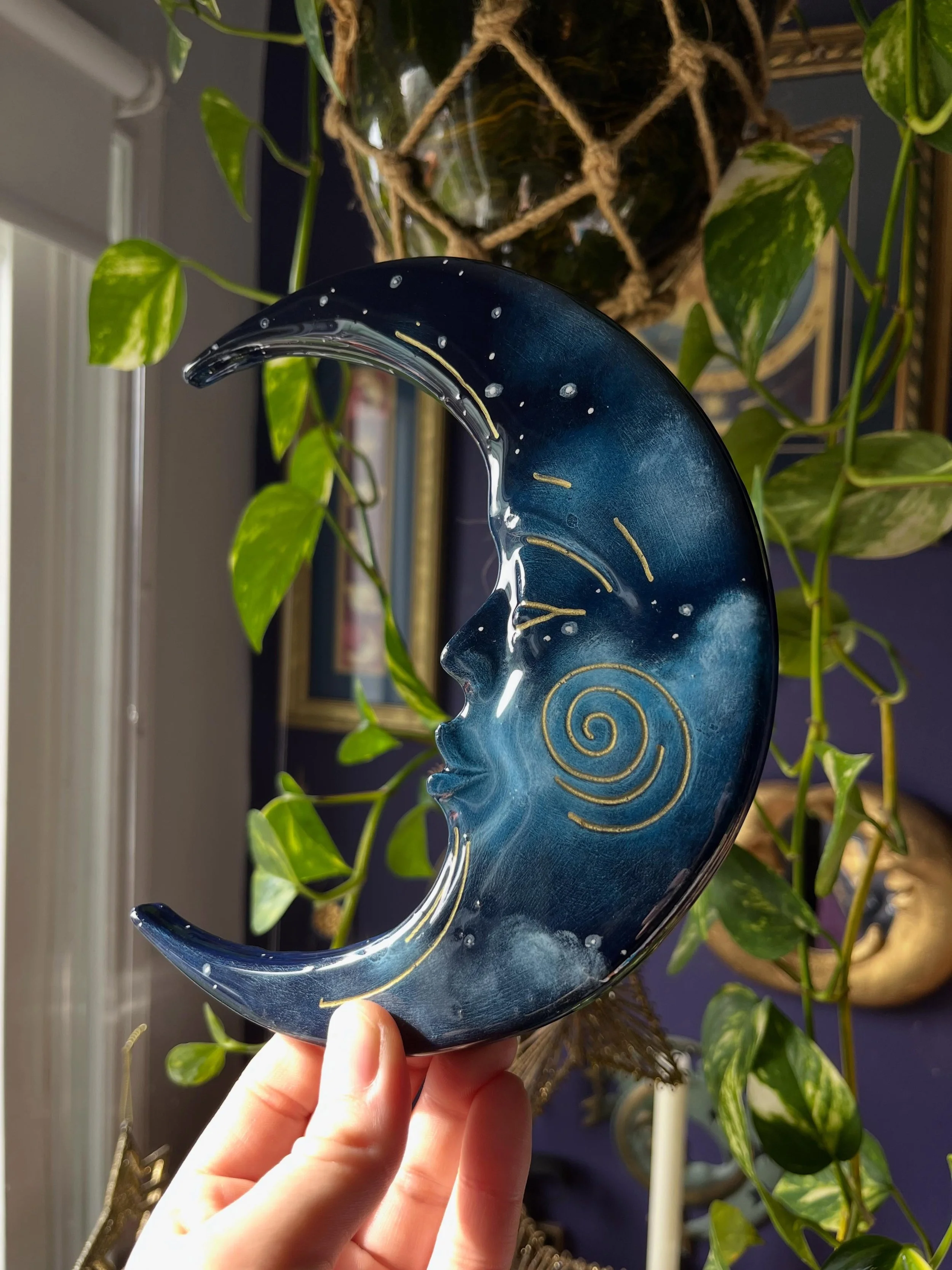 Crescent moon guardians have all found their forever homes&hellip;

But don&rsquo;t worry, I have a feeling more of these will appear during spooky season.

✨🌞🌜