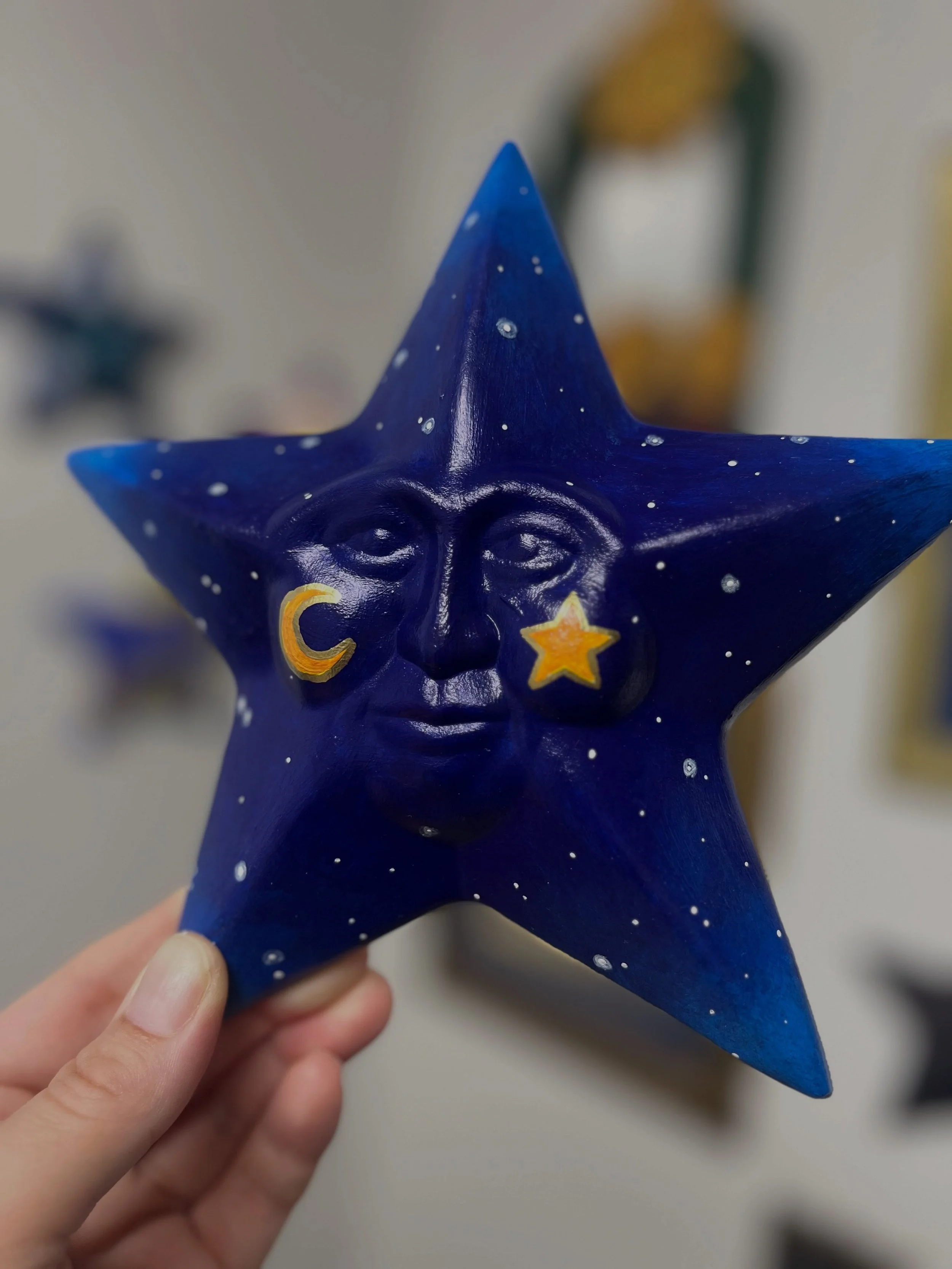 See the glory of the heavens in the moon and stars while the sun sleeps 🌙⭐️

🌛✨🌞

#celestialart #moonandstar #celestialdecor #celestialvibes #sunmoonstars
