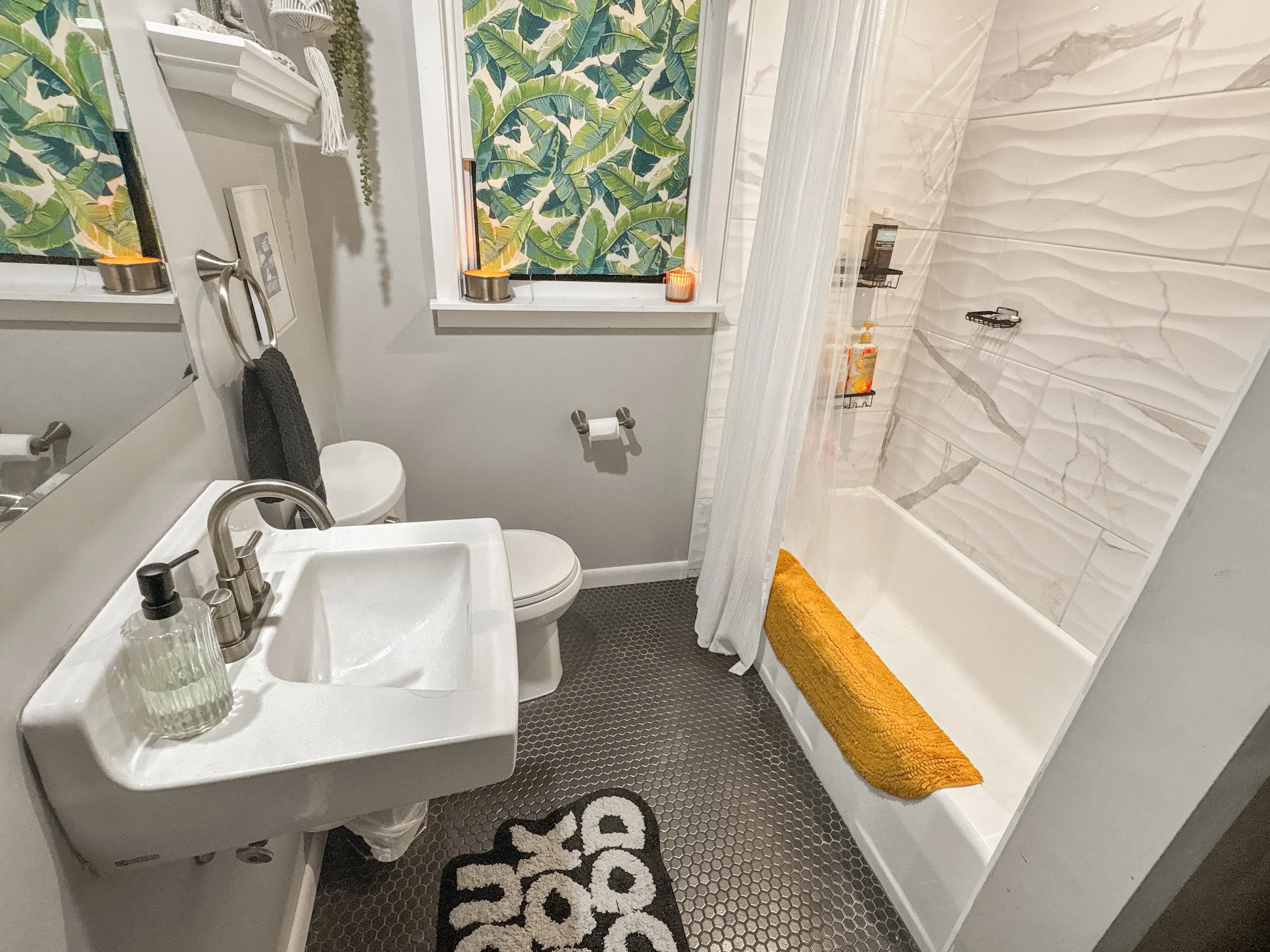 Upstairs Bathroom.2.jpg