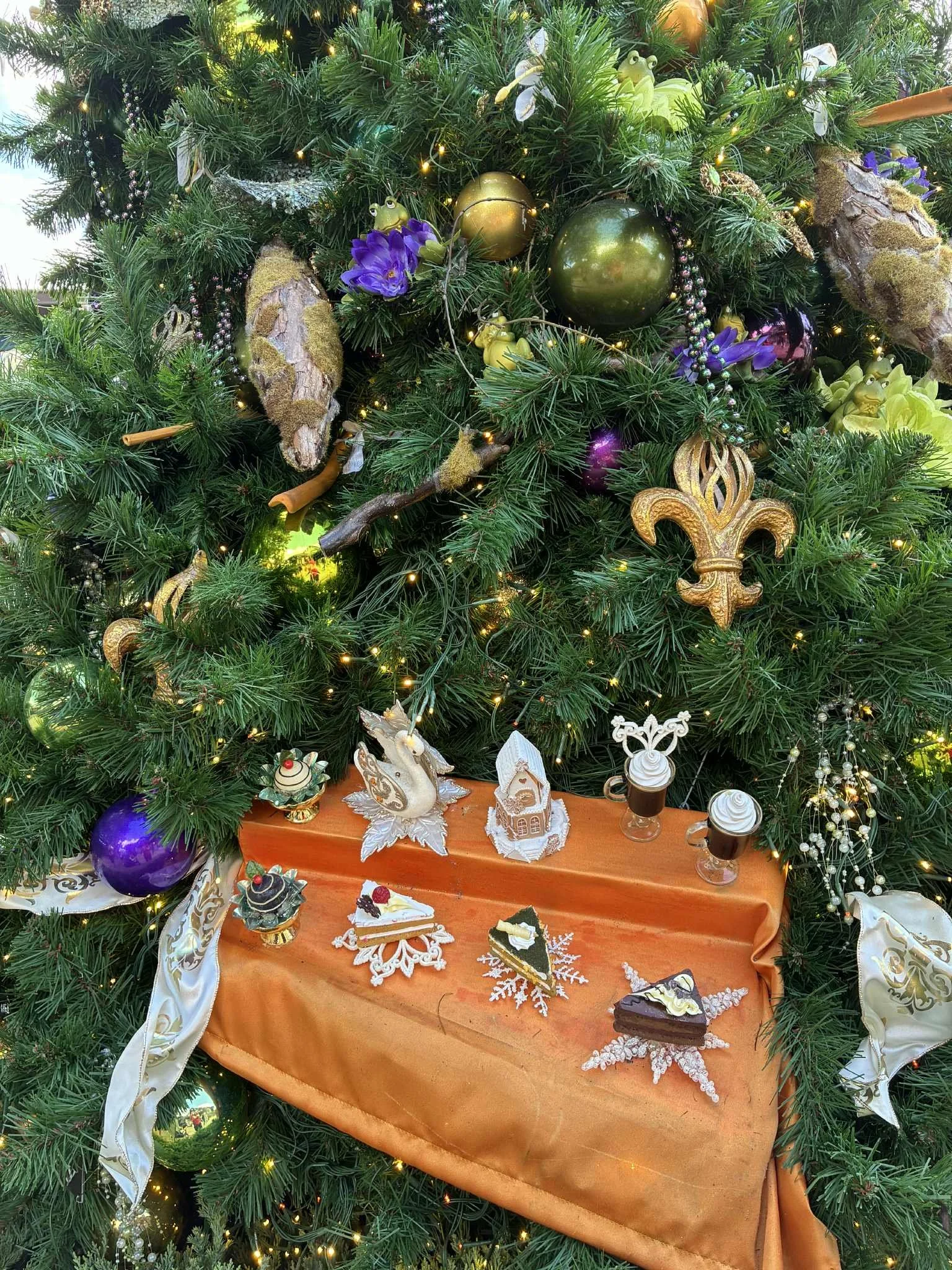 tree stroll tiana 1.jpg