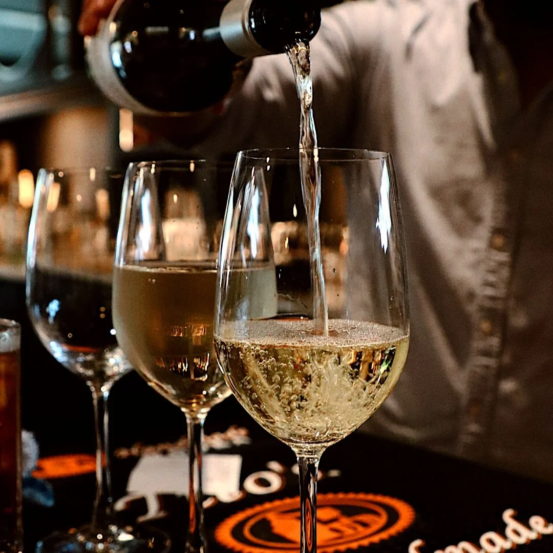 We only believe in perfect pours 🍷 #oldvillageinnogunquit