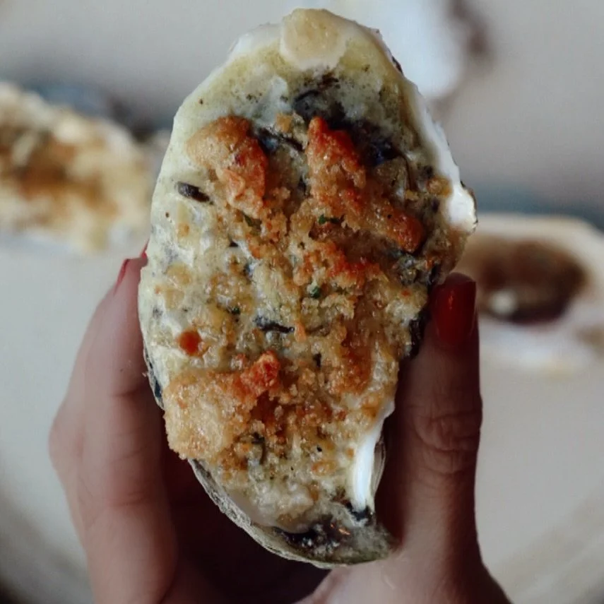 Pearl &amp; Pour Mondays mean $1.50 oysters and you pick what style you&rsquo;d like them! Baked, Rockefeller, Grilled or Traditional. See you tonight everyone #oldvillageinnogunquit