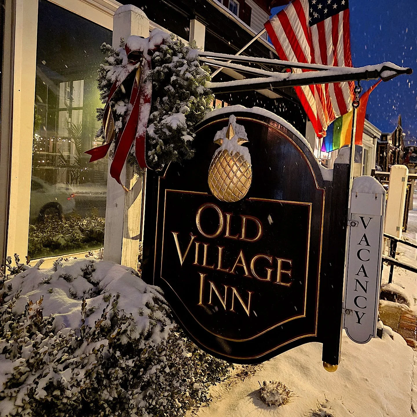 Cozy season is officially here! Join us at the OVI for a warm fire, delicious bites, and drinks that hit the spot on a cold night 🥶 #oldvillageinnogunquit