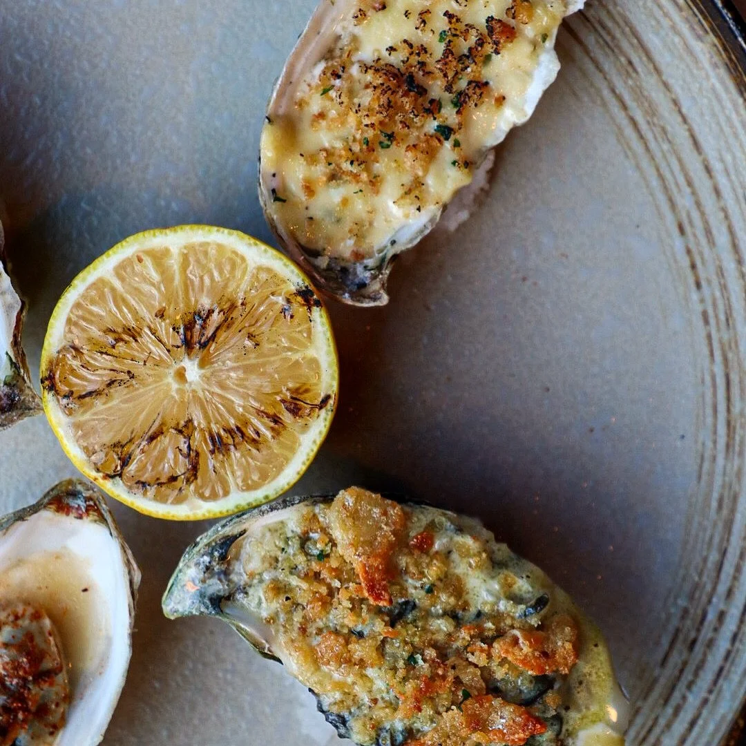 Pearl &amp; Pour Mondays at the OVI! Come savor $1.50 oysters and $8 Premium wine pours 🍷 #oldvillageinnogunquit