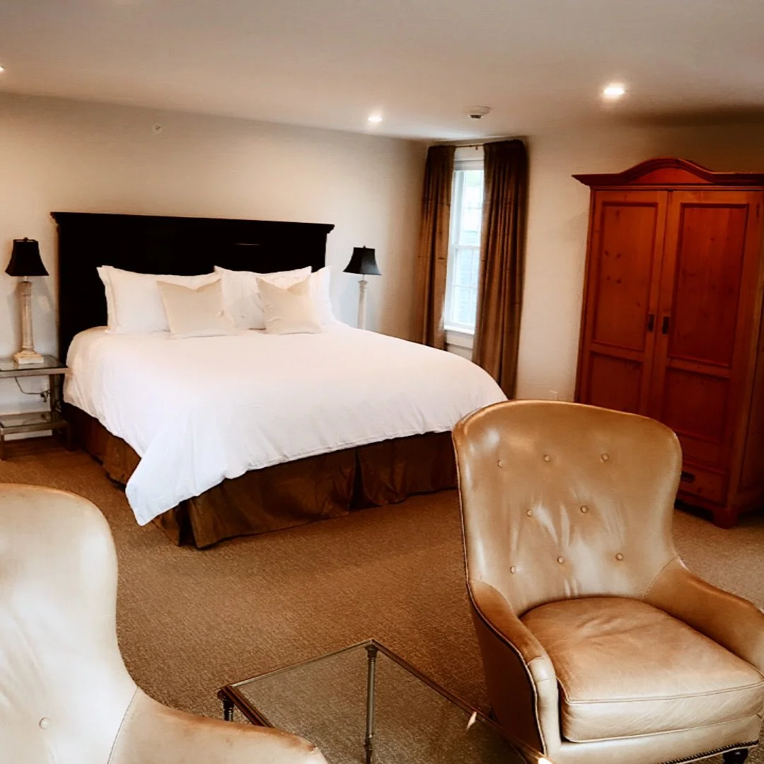 Newly renovated rooms, beautiful views, comfortable beds&hellip;what more could you ask for? The perfect stay in Ogunquit starts at the OVI ❤️ #oldvillageinnogunquit