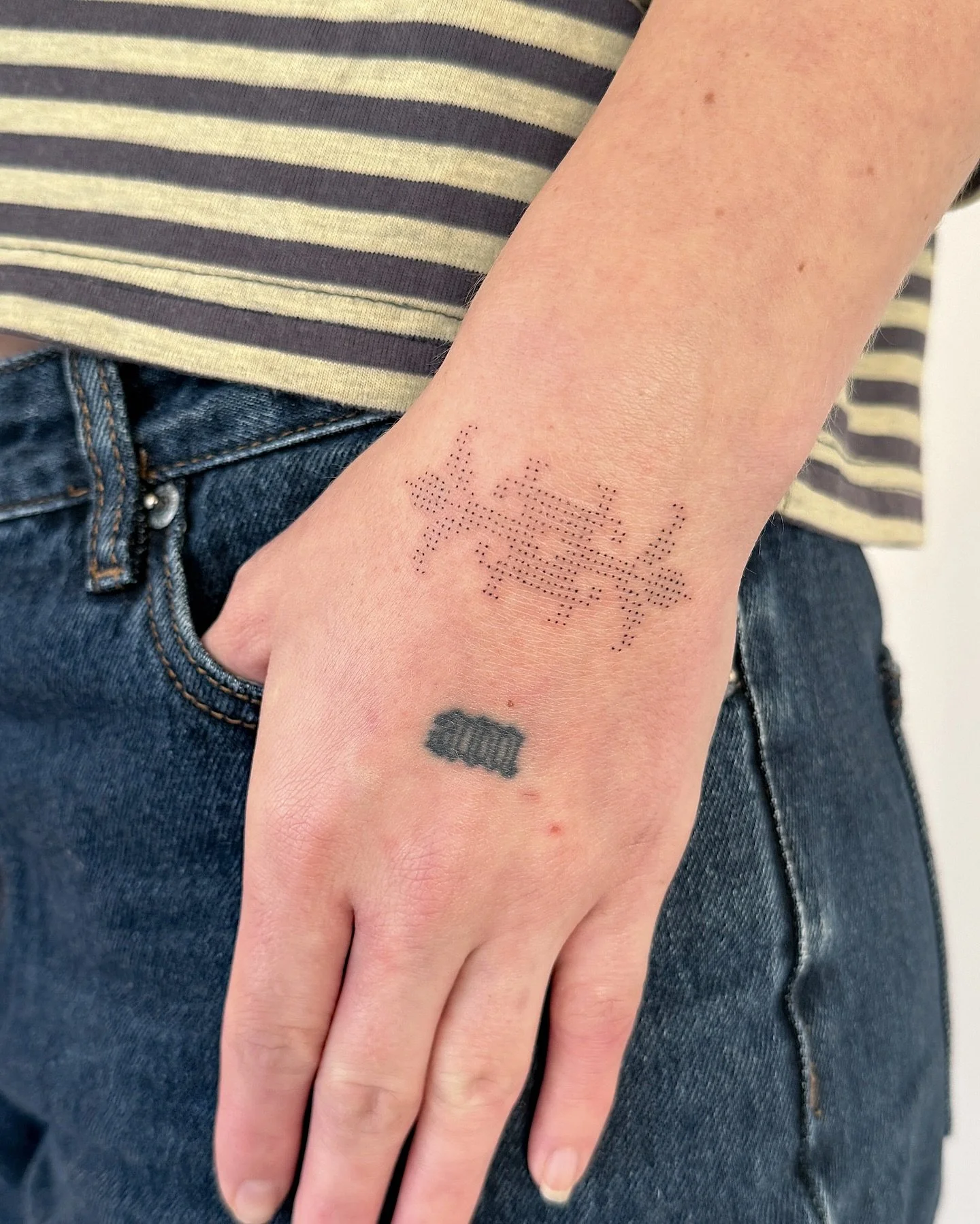 From my flash for Anna 🖤🖤

#crossstitchtattoo #handpokedtattoos