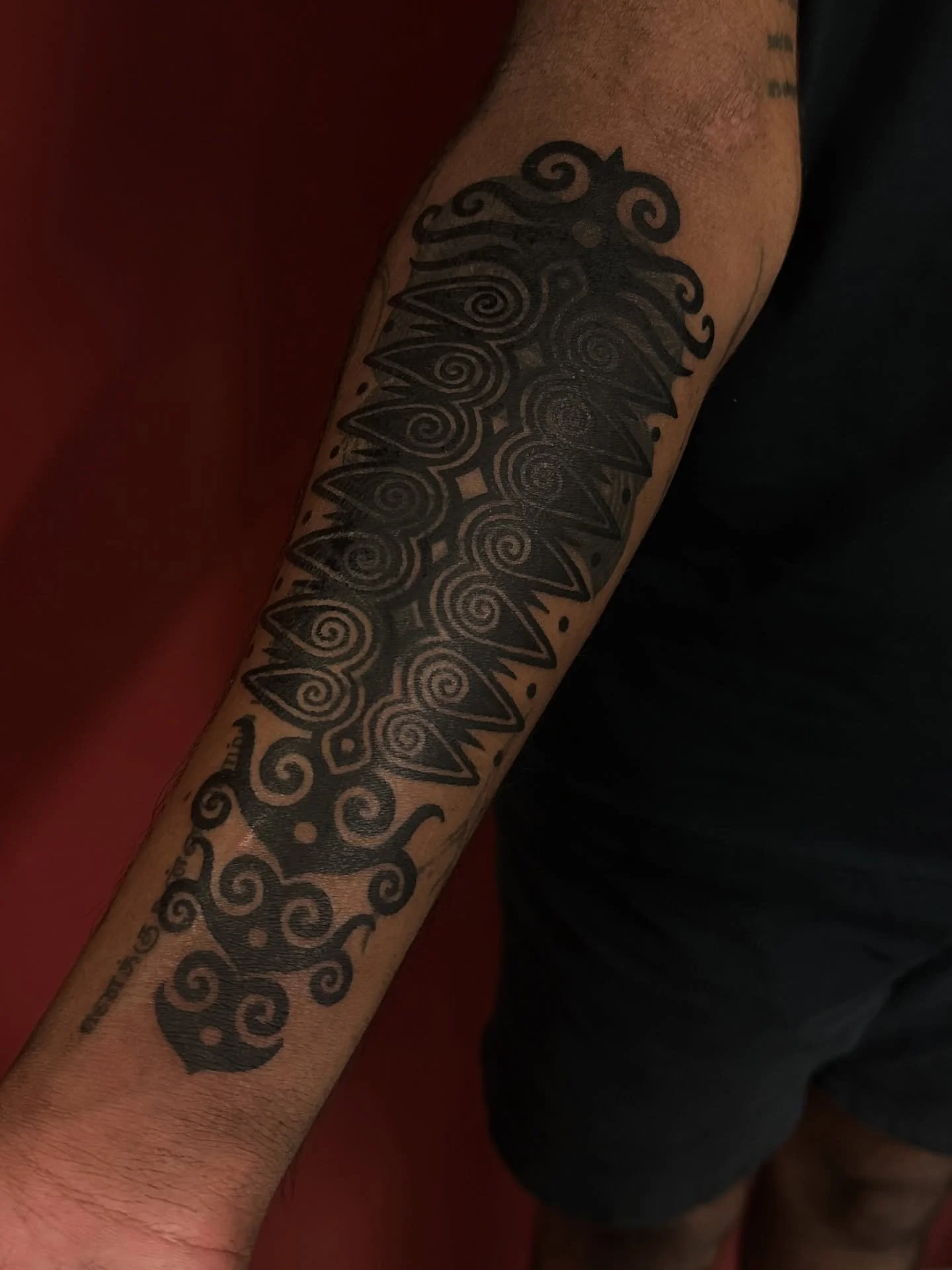 ❈ Done by Handpoke and Machine ❈ 

Blastover for Shiva. Thank you for enduring through the pain 🙇🏻&zwj;♀️✨

Would love to do more blast-over projects of this nature.
iwani.pokeahontas@gmail.com or www.pokeahontas.com 

Books for Chiang Mai still op