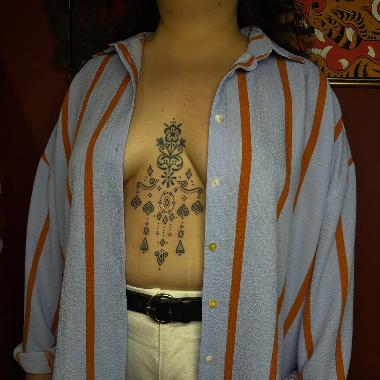 ❈ Done by Handpoke ❈

Taken off my flash and tweaked to flow with the body&rsquo;s symmetry, done last September in @sacredbloomtattoo ✨ Added on to an existing piece by the cutie @crisis.mgt !!
Thank you so much Filzah! 

Would love to work on more 