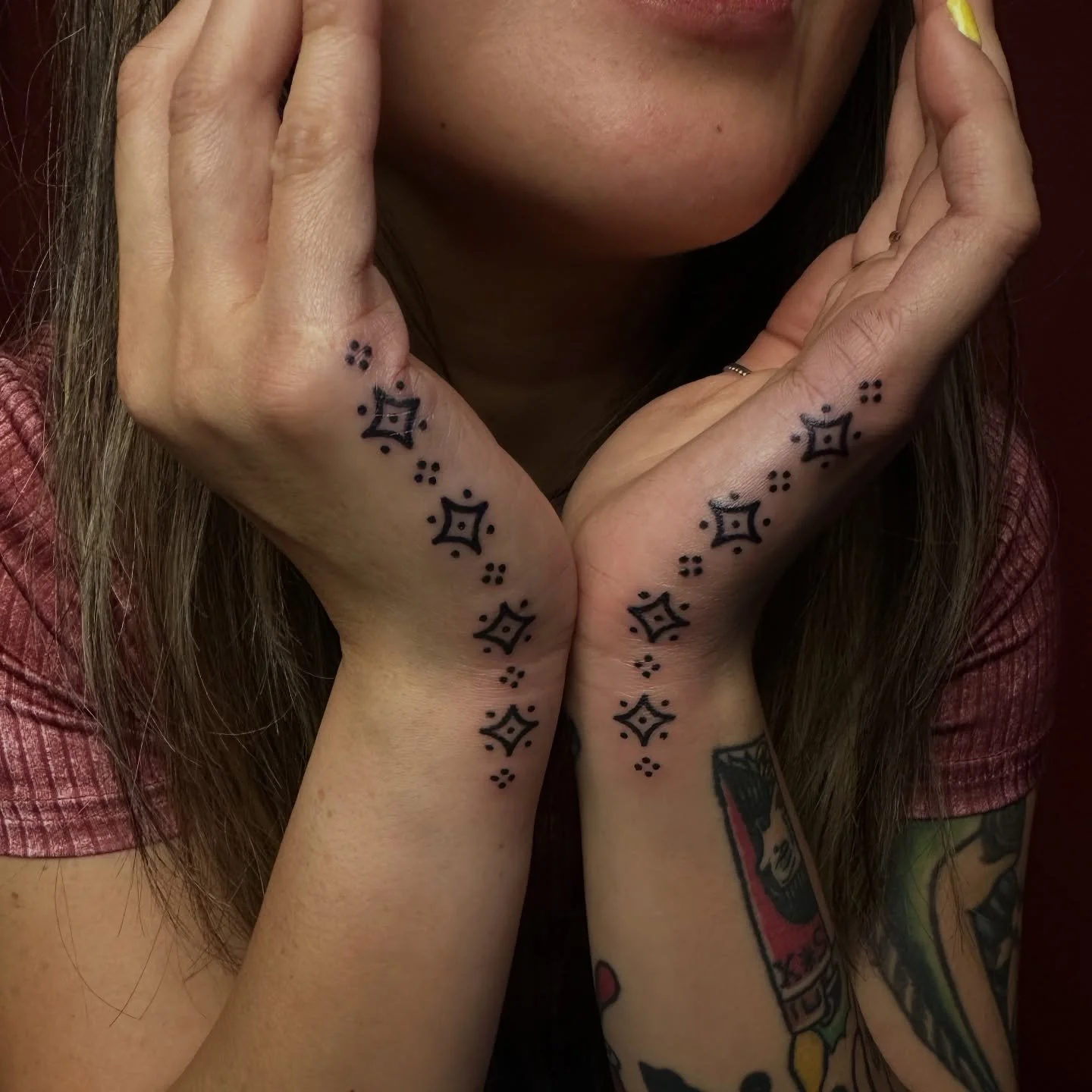 Some ornaments on the sides of the hands for lovely Kristina. 
Thank you so much for being so cool! 🥰

Would love to do more delicate areas. Hands, fingers, palms. ✋🏼🕉️✨

www.pokeahontas.com or iwani.pokeahontas@gmail.com

Done on home ground @sac