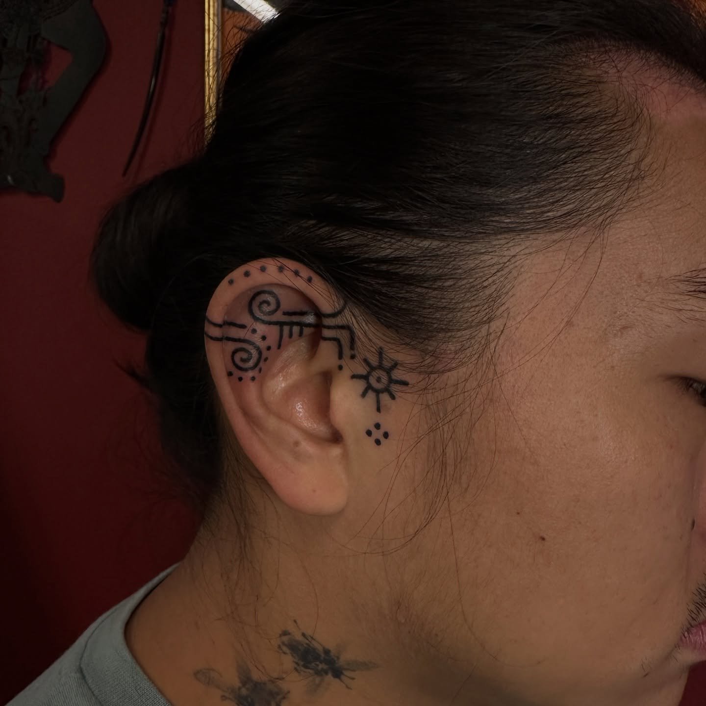 ❈ Done by Handpoke ❈

Freehanded on my buddy @kcazuil. Same same but different with a sun and moon 🌞 🌙 
Thank you so much for letting me do this for you!

More ears please!

Made @sacredbloomtattoo