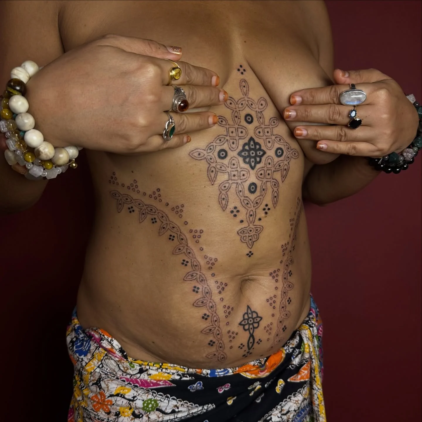 ❈ Work in Progress ❈

First session on Arlene. All done fully by hand. Can&rsquo;t wait to complete this piece! 
Thank you so much ☺️❤️

Would love to do more large scale handpoke projects. Done entirely machine free, made with passion, patience and 