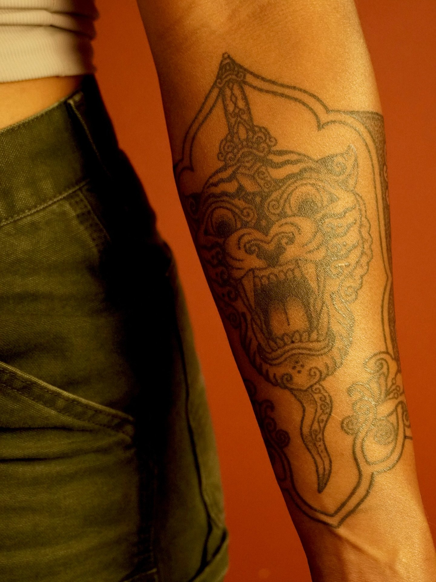 ❈ Work In Progress ❈

All made entirely by Handpoke for my soul sister @aishah_amal . Thank you so much for your patience, endurance and trust through the process. 💖 

To be continued! 

Done @sacredbloomtattoo