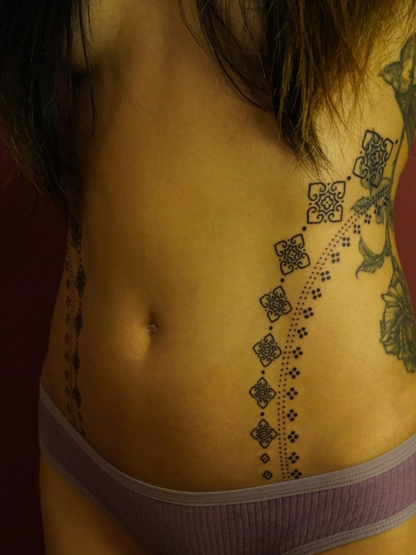 ❈ Done by Handpoke ❈

Symmetrical sides made for sweet Jenn, all done by hand in one seating. Thank you so much for a wonderful session and for sitting through the tough spots with me! ✨

I love doing symmetrical pieces, they&rsquo;re truly a great c