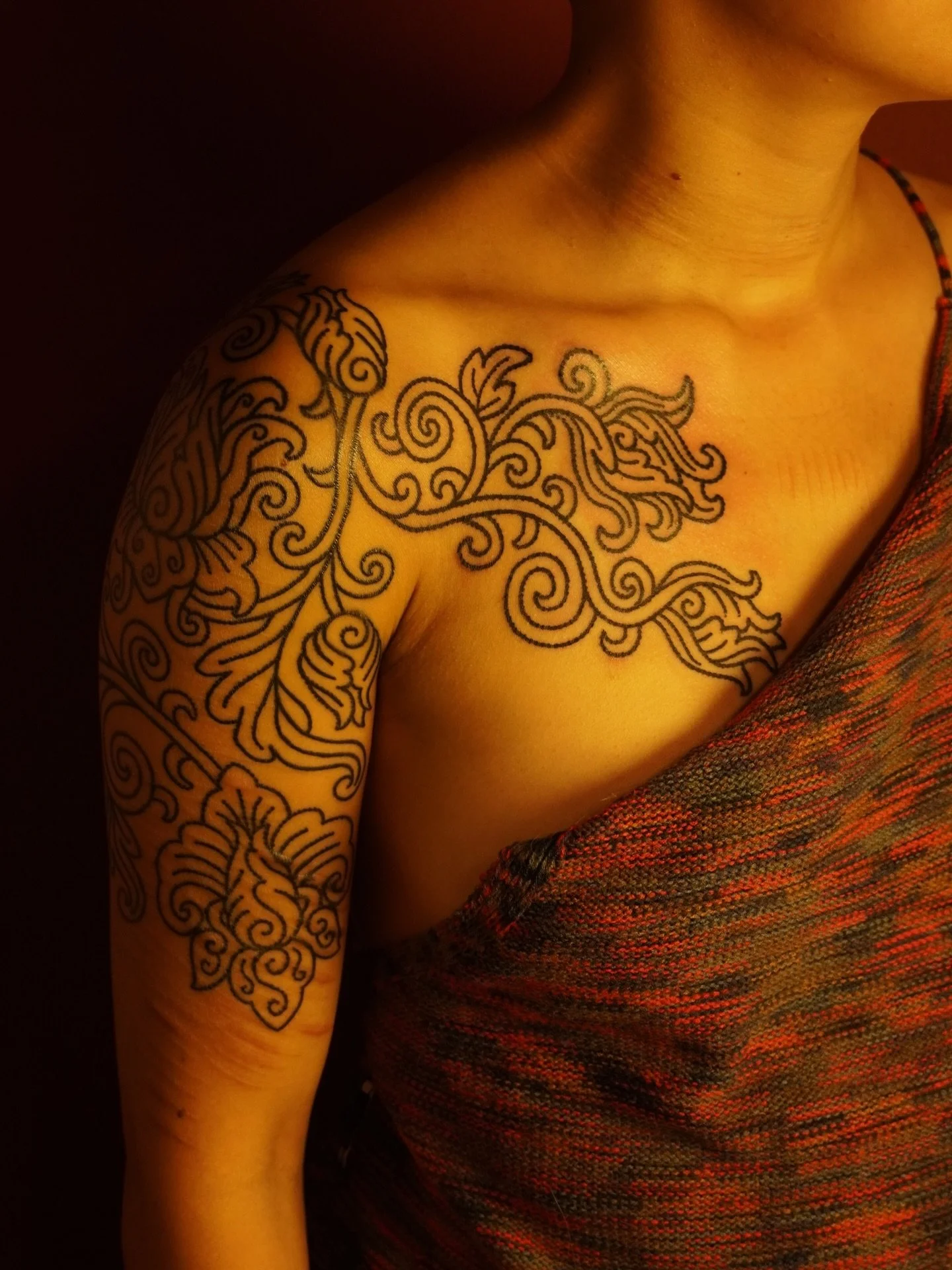 ❈ Done by Handpoke &amp; Machine ❈

Like a lotus that rises through murky waters, it always finds its way towards the light. 

Thank you Beverly for sitting through this journey with me 🙇🏻&zwj;♀️❤️ 

www.pokeahontas.com