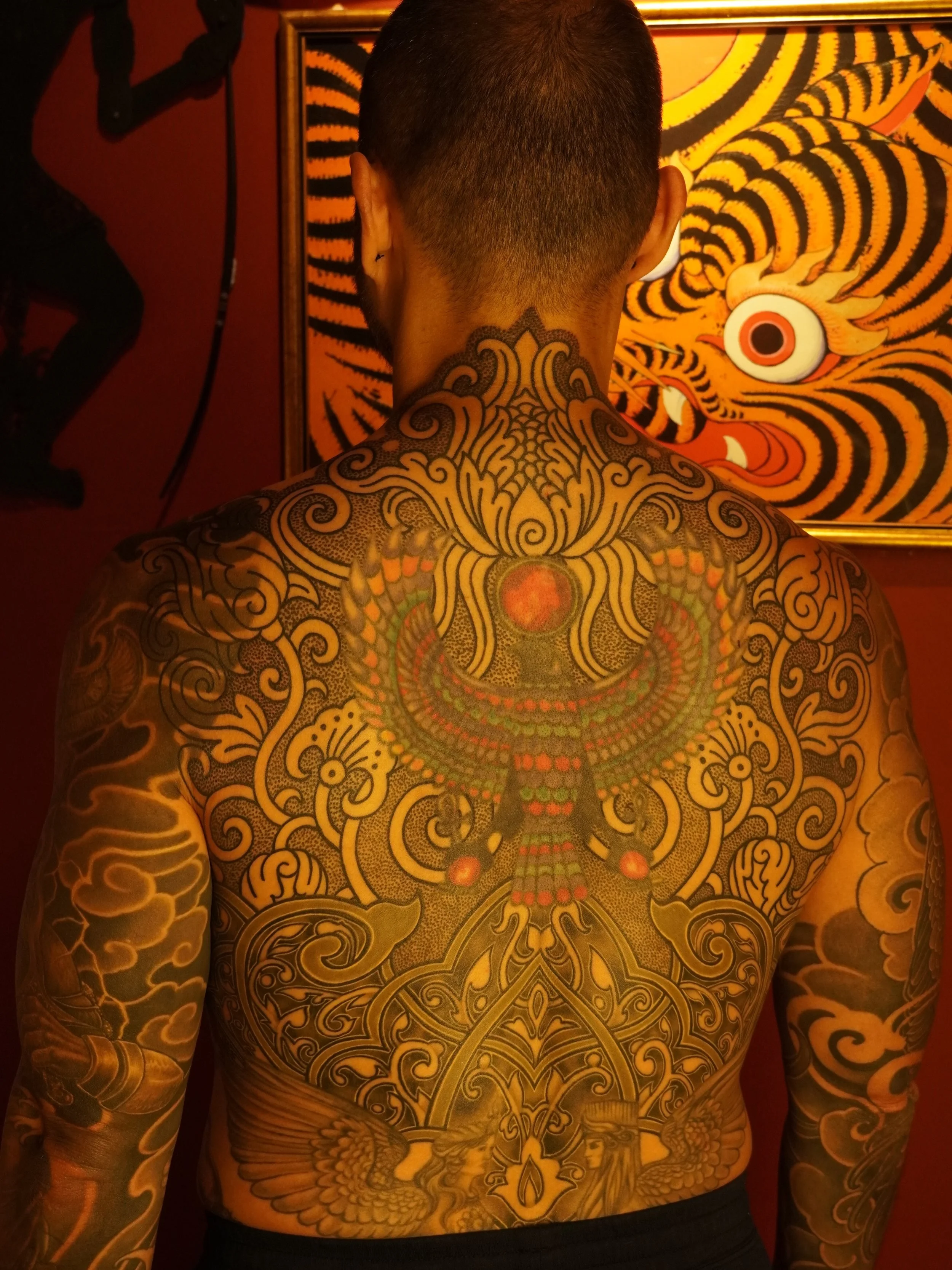 ❈ Done by Handpoke &amp; Machine ❈

Done within 5 sessions, with a combination of handpoked outlines on the nape as well as the dotwork, while the rest of the outlines were done by machine. Continued onto Shaffiq&lsquo;s existing tattoos on his back.