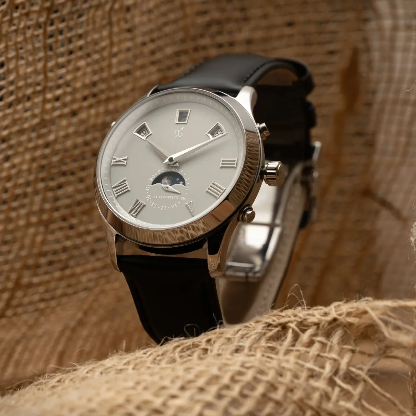 One of our favorite shots, showcasing the depth and details on the dial 👀

#axonwatches #NewWatchBrand #KickstarterLaunch