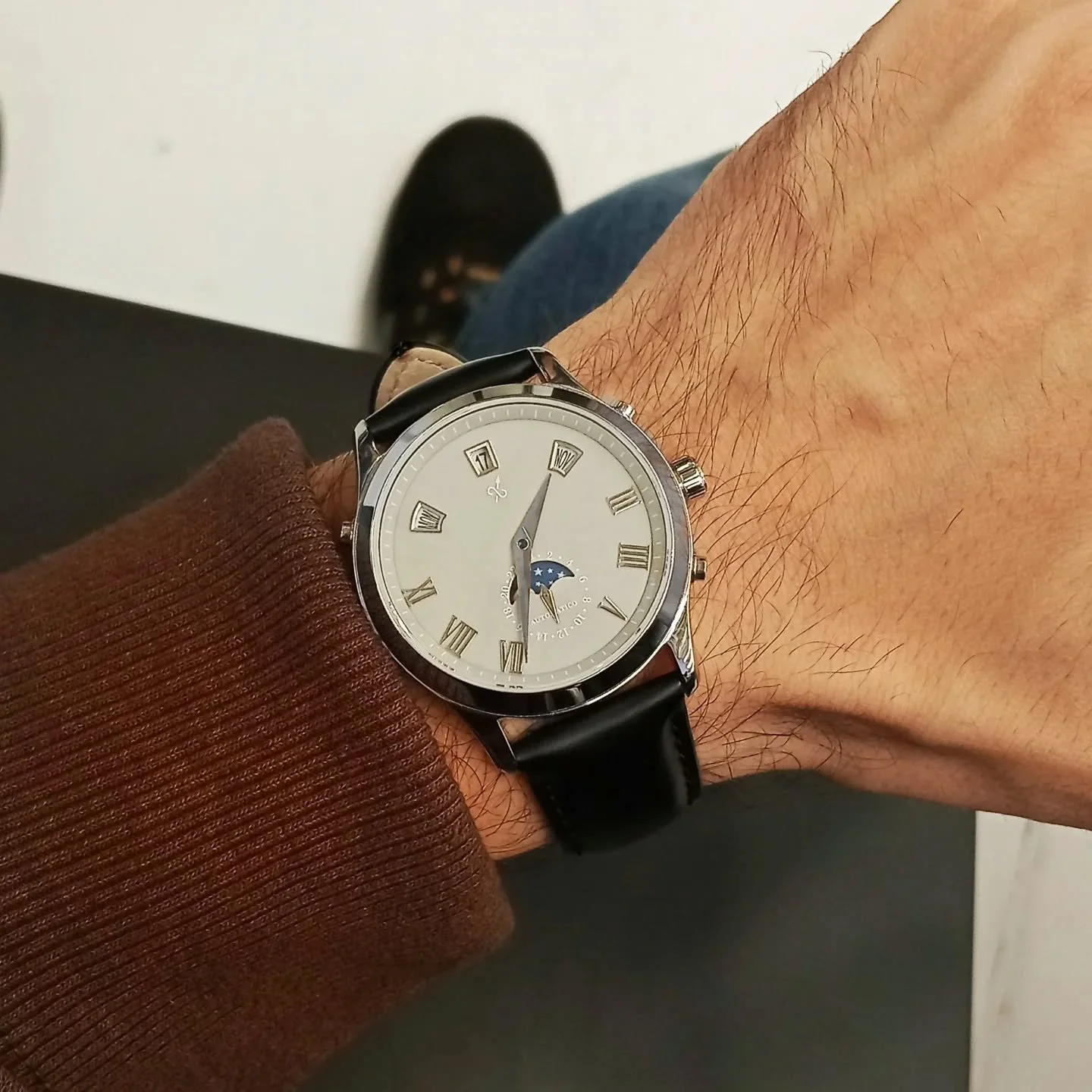 A simple wristshot to end the year, hoping 2026 will be a satisfying and rewarding year for everyone 🥳🙌🏻

#KickstarterLaunch #wristshotoftheday #axonwatches #microbrandwatch #microbrand